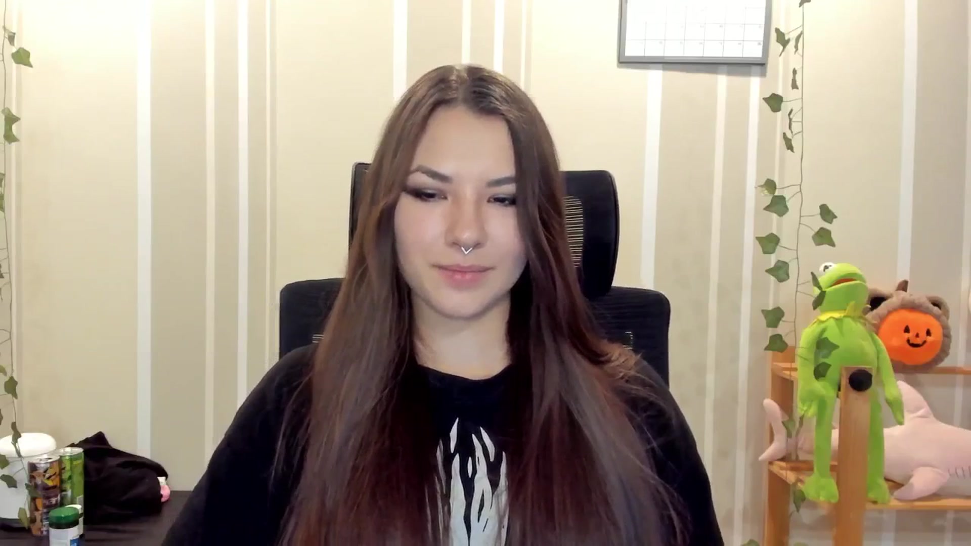 Gallery image thumbnail from AmnesiaGirl1's myfreecams stream on, 09/12/2025, 21:44 image 13 of 20