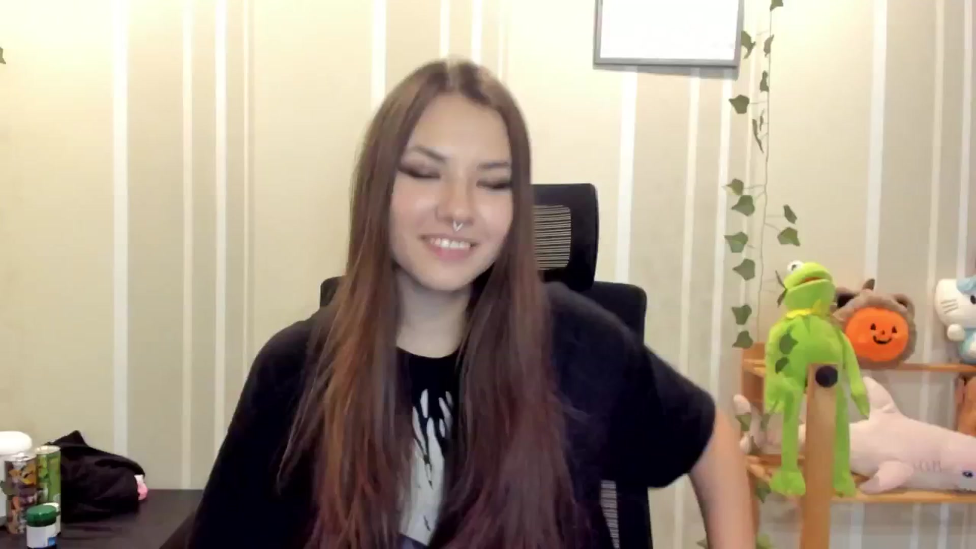 Gallery image thumbnail from AmnesiaGirl1's myfreecams stream on, 09/12/2025, 22:40 image 11 of 20