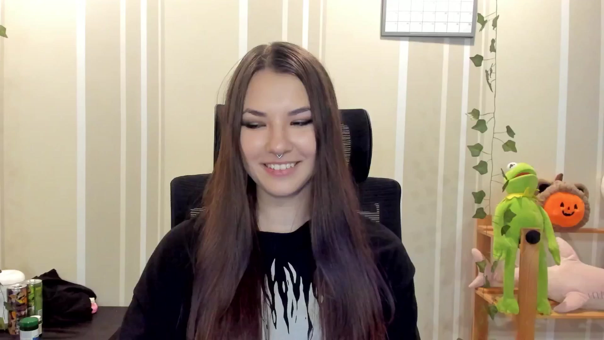 Gallery image thumbnail from AmnesiaGirl1's myfreecams stream on, 09/12/2025, 22:40 image 2 of 20