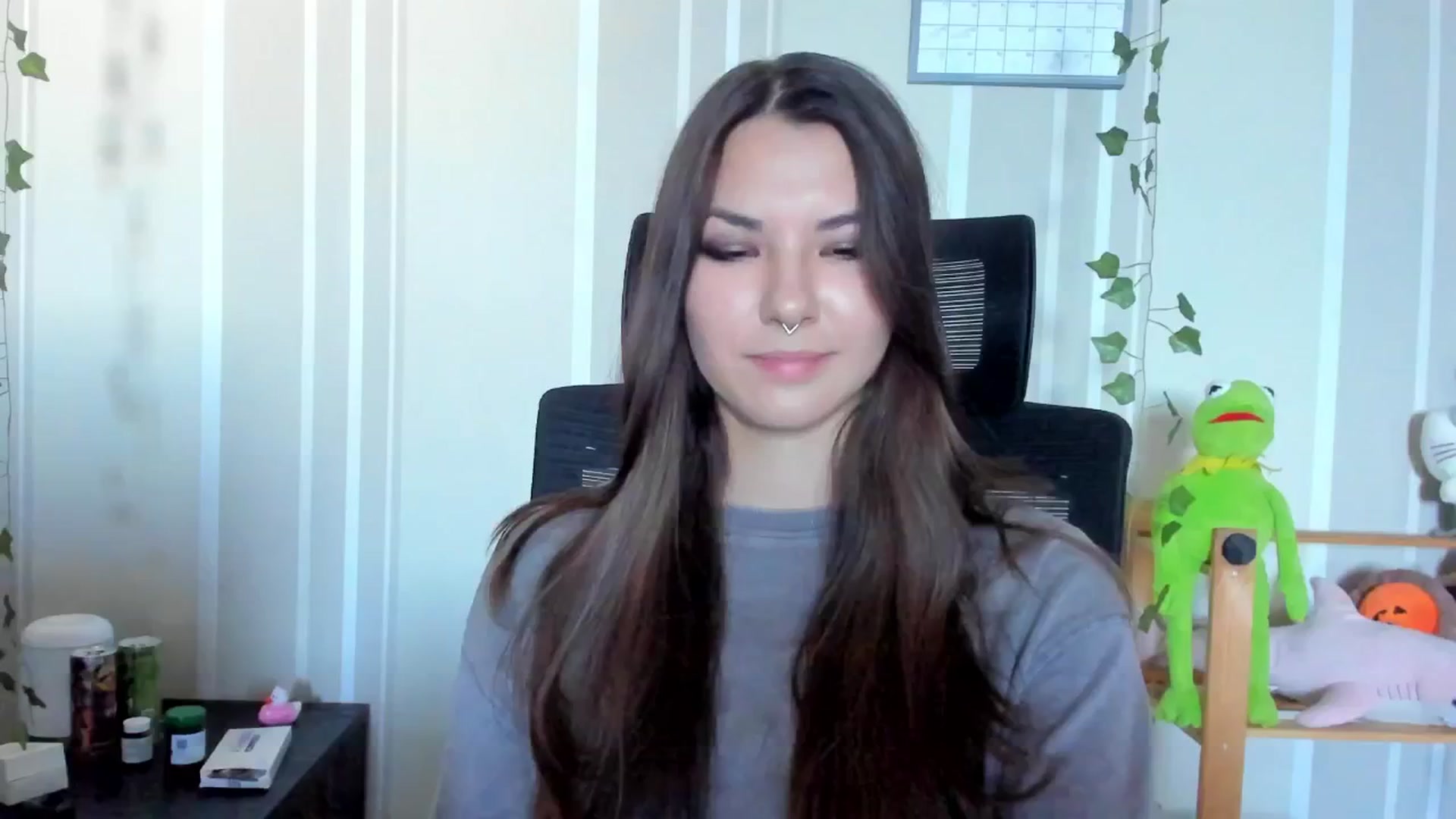 Gallery image thumbnail from AmnesiaGirl1's myfreecams stream on, 09/14/2025, 14:17 image 13 of 20
