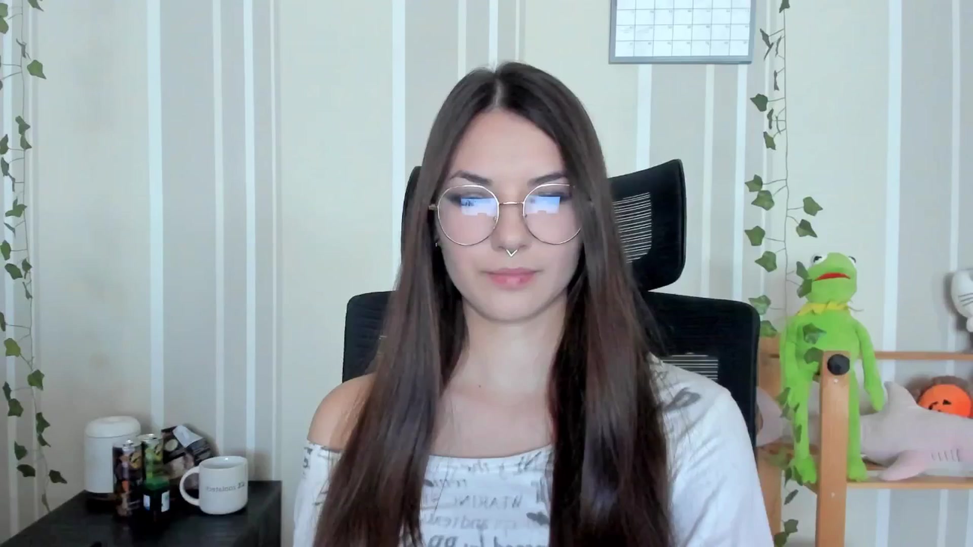 Gallery image thumbnail from AmnesiaGirl1's myfreecams stream on, 09/16/2025, 11:55 image 10 of 20