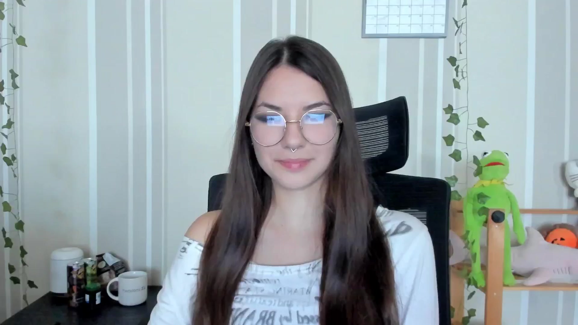 Gallery image thumbnail from AmnesiaGirl1's myfreecams stream on, 09/16/2025, 11:55 image 17 of 20