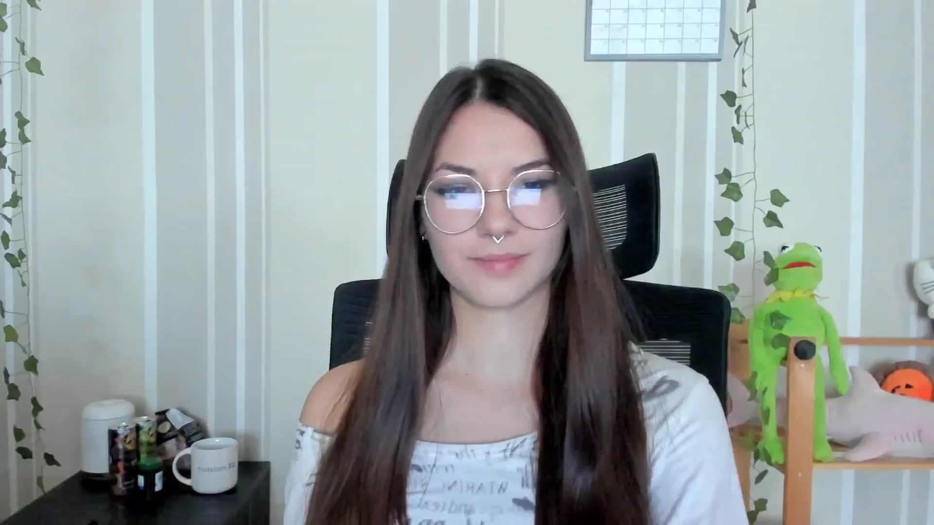 Gallery image thumbnail from AmnesiaGirl1's myfreecams stream on, 09/16/2025, 11:55 image 9 of 20
