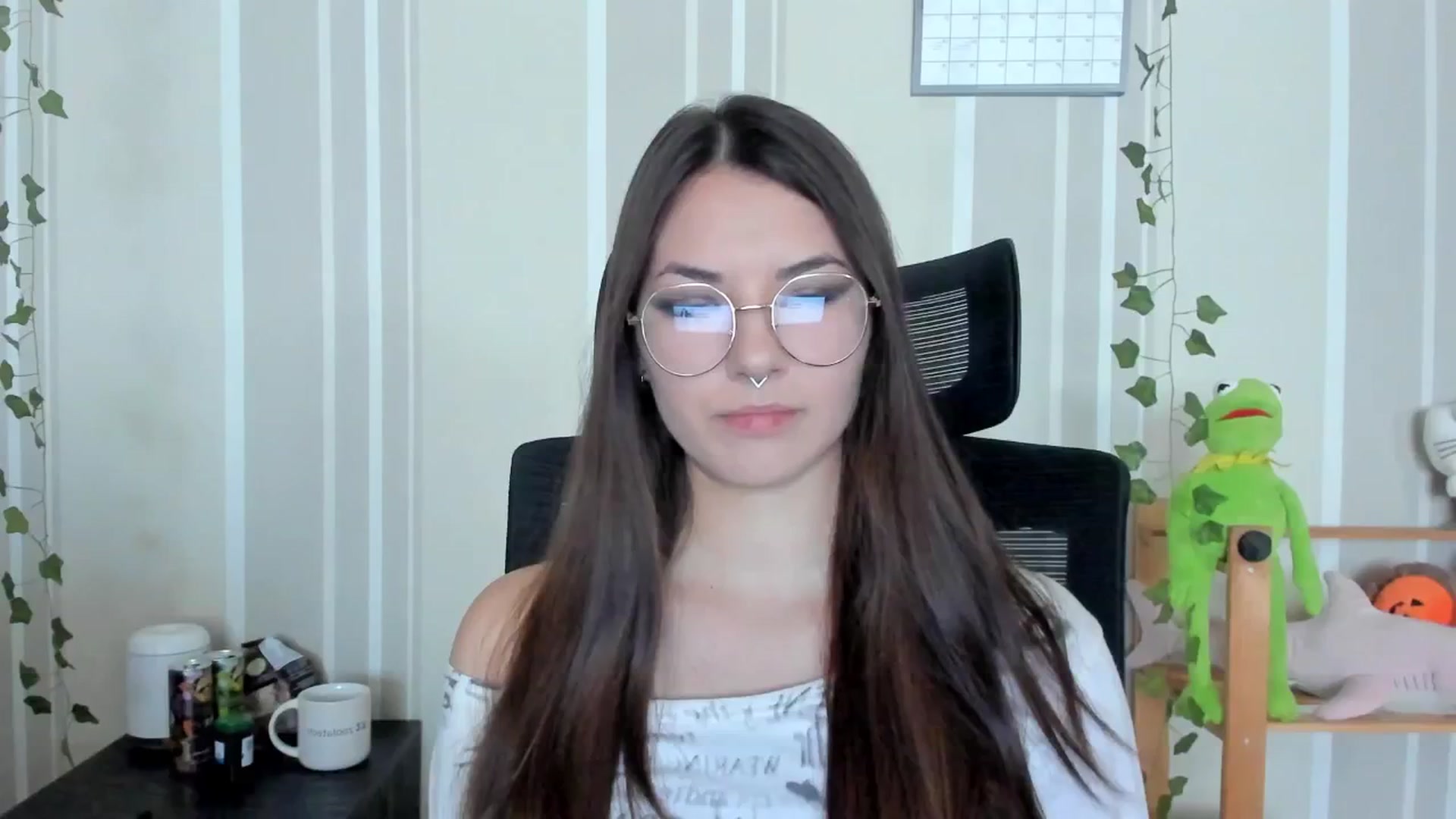 Gallery image thumbnail from AmnesiaGirl1's myfreecams stream on, 09/16/2025, 11:55 image 15 of 20