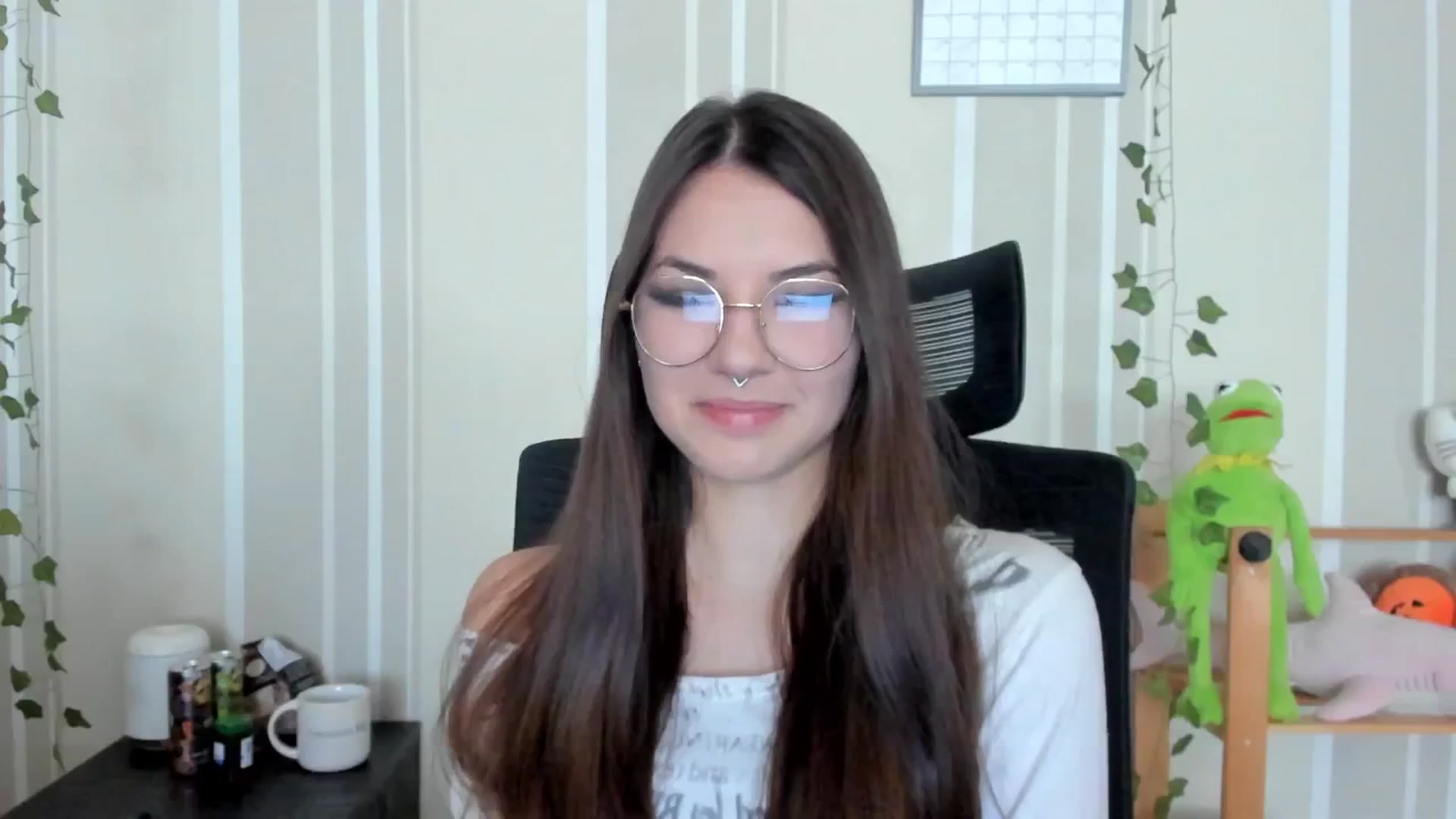 Gallery image thumbnail from AmnesiaGirl1's myfreecams stream on, 09/16/2025, 11:55 image 3 of 20