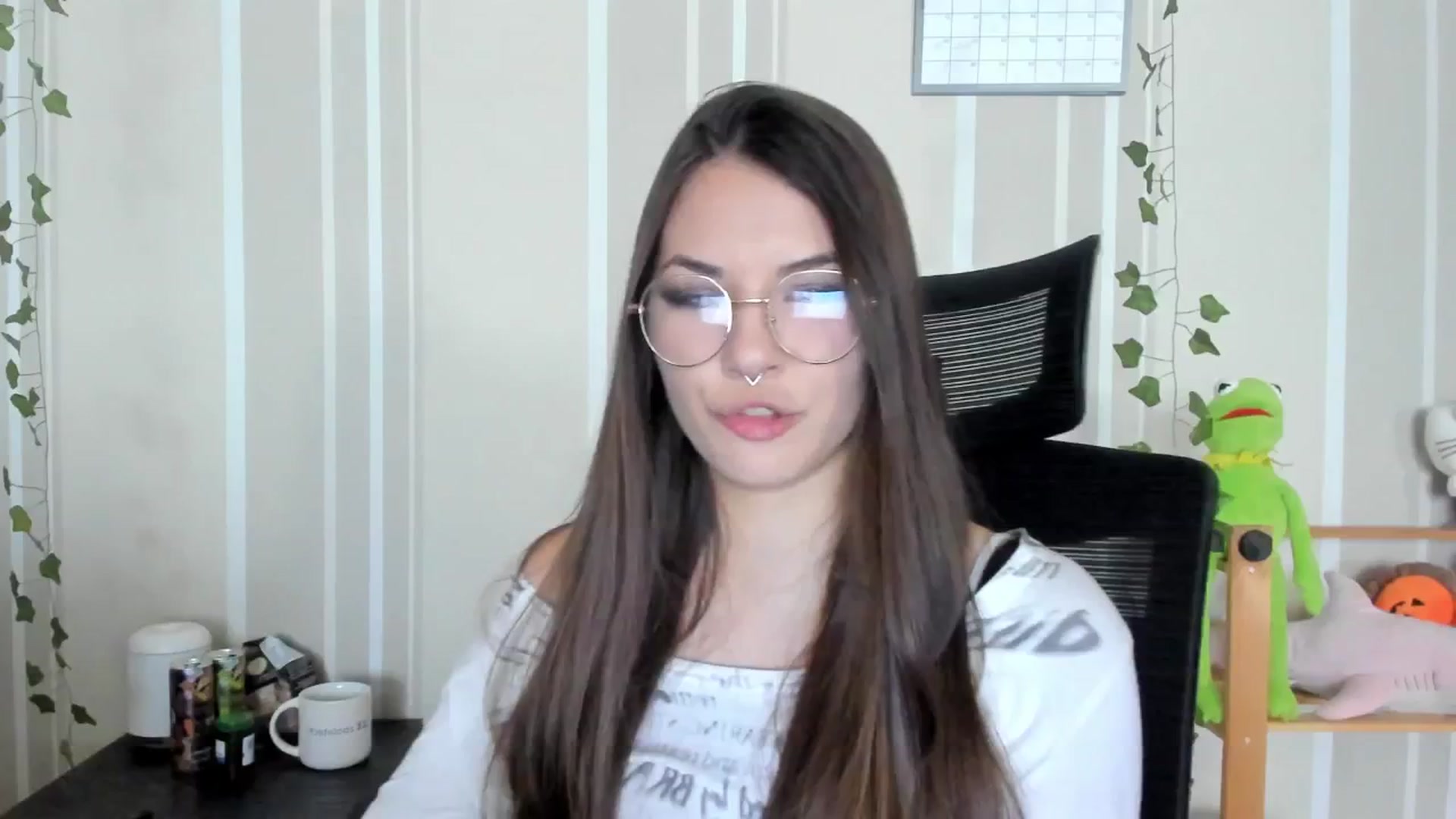 Gallery image thumbnail from AmnesiaGirl1's myfreecams stream on, 09/16/2025, 13:17 image 10 of 20