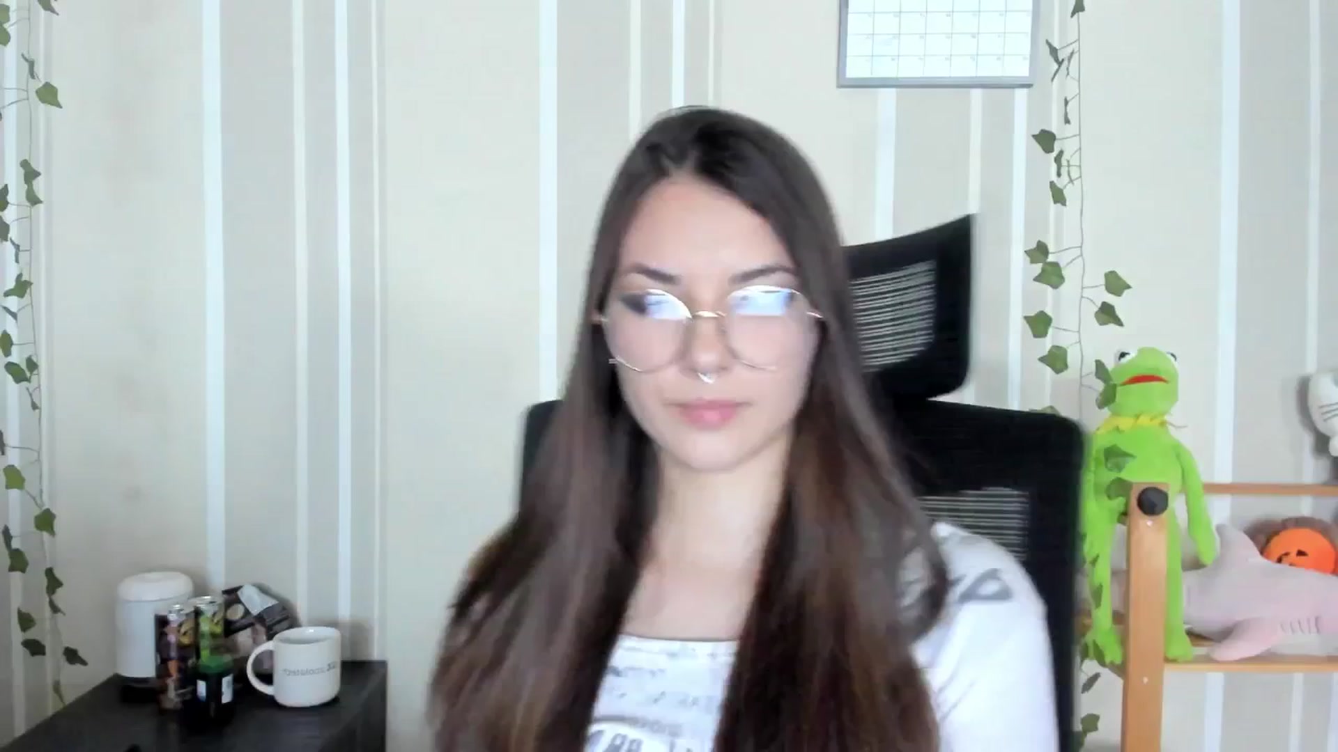 Gallery image thumbnail from AmnesiaGirl1's myfreecams stream on, 09/16/2025, 13:17 image 9 of 20