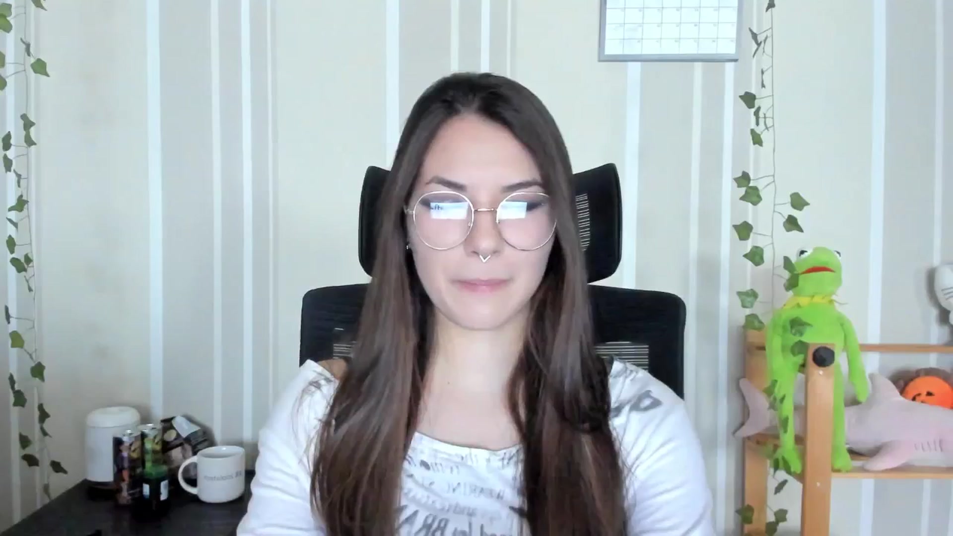 Gallery image thumbnail from AmnesiaGirl1's myfreecams stream on, 09/16/2025, 13:17 image 17 of 20