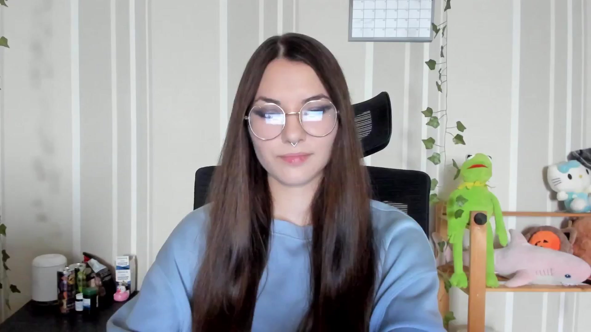 Gallery image thumbnail from AmnesiaGirl1's myfreecams stream on, 09/17/2025, 13:20 image 12 of 20