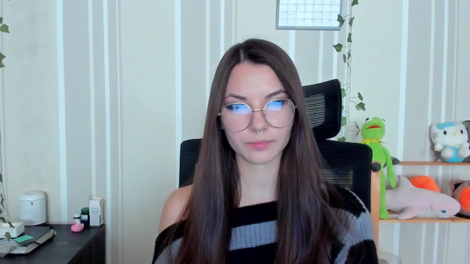 Gallery image thumbnail from AmnesiaGirl1's myfreecams stream on, 09/21/2025, 11:23 image 16 of 20