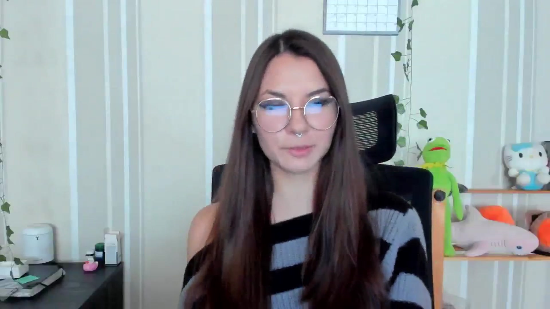 Gallery image thumbnail from AmnesiaGirl1's myfreecams stream on, 09/21/2025, 11:23 image 9 of 20