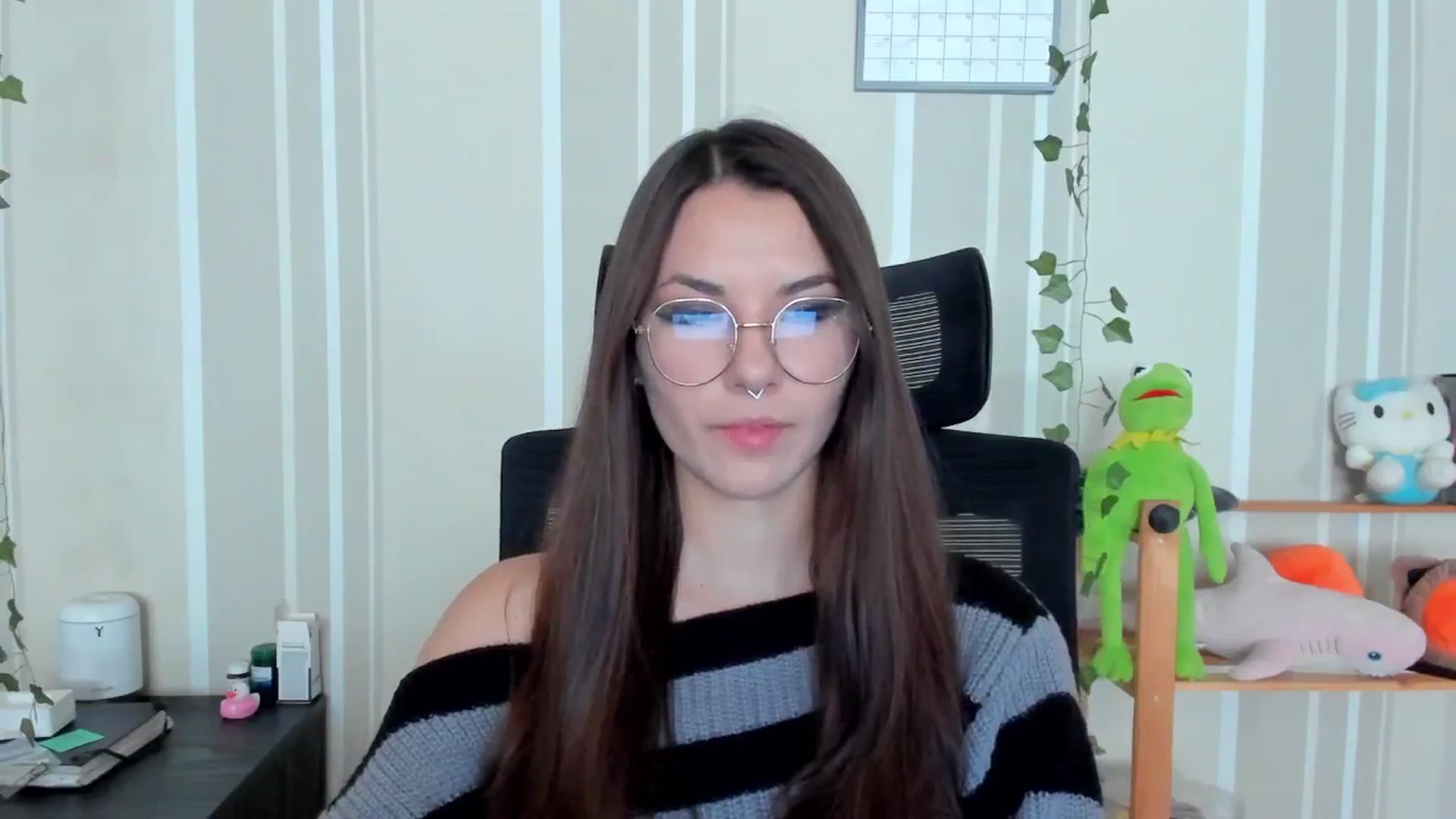 Gallery image thumbnail from AmnesiaGirl1's myfreecams stream on, 09/21/2025, 11:23 image 8 of 20