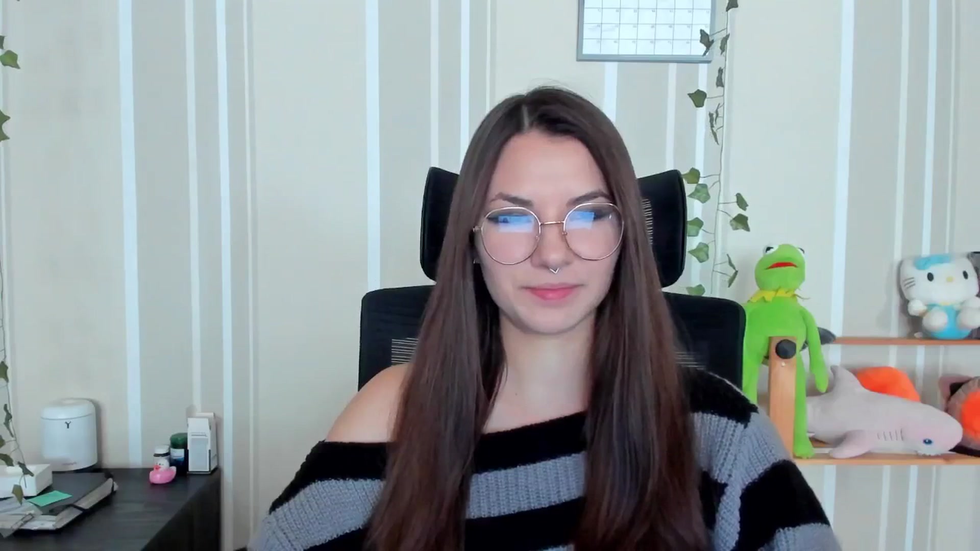 Gallery image thumbnail from AmnesiaGirl1's myfreecams stream on, 09/21/2025, 11:23 image 2 of 20