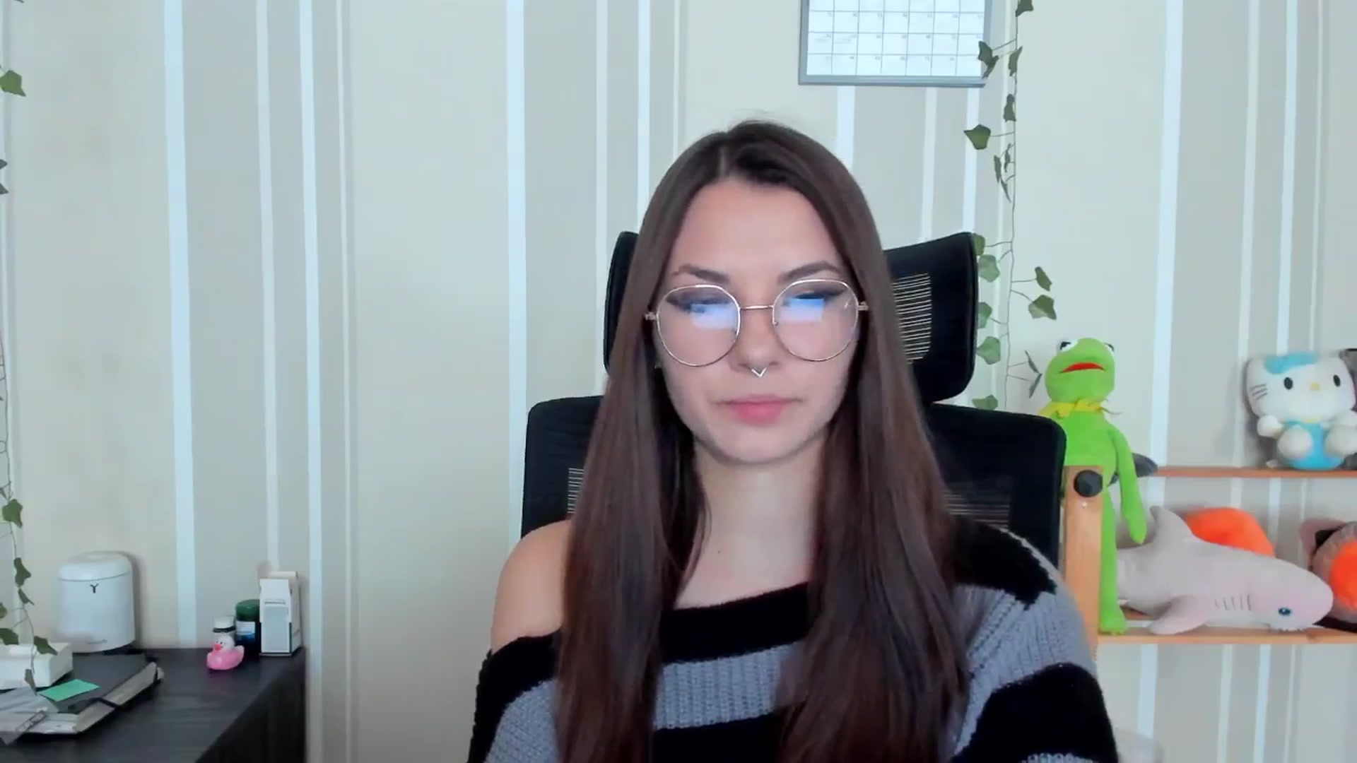 Gallery image thumbnail from AmnesiaGirl1's myfreecams stream on, 09/21/2025, 11:23 image 3 of 20