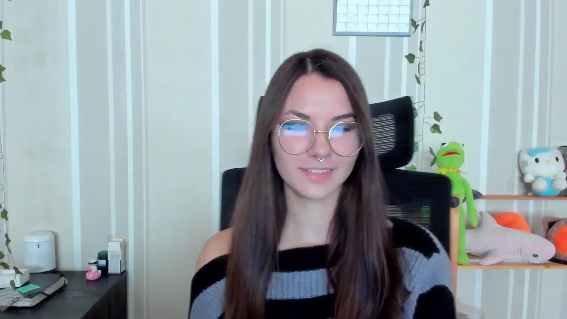 Gallery image thumbnail from AmnesiaGirl1's myfreecams stream on, 09/21/2025, 11:23 image 18 of 20