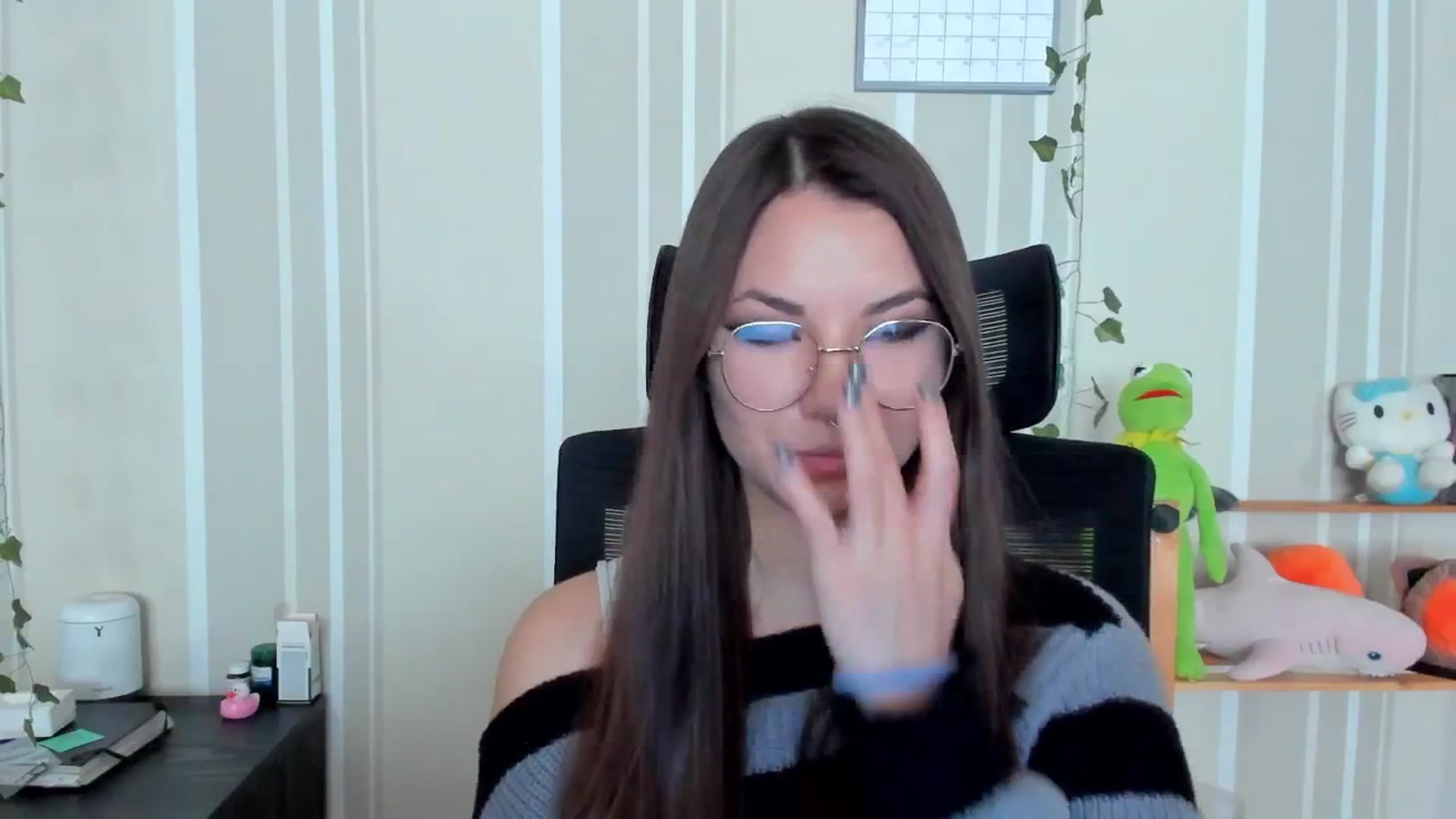 Gallery image thumbnail from AmnesiaGirl1's myfreecams stream on, 09/21/2025, 11:23 image 11 of 20