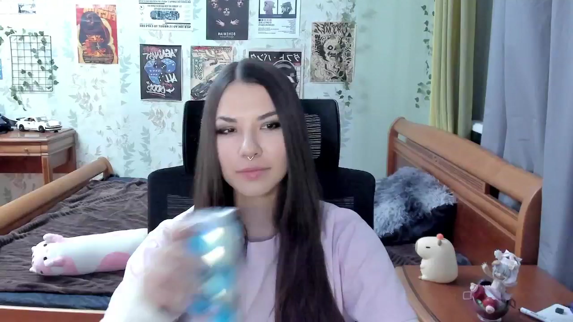 Gallery image thumbnail from AmnesiaGirl1's myfreecams stream on, 09/30/2025, 16:10 image 14 of 20