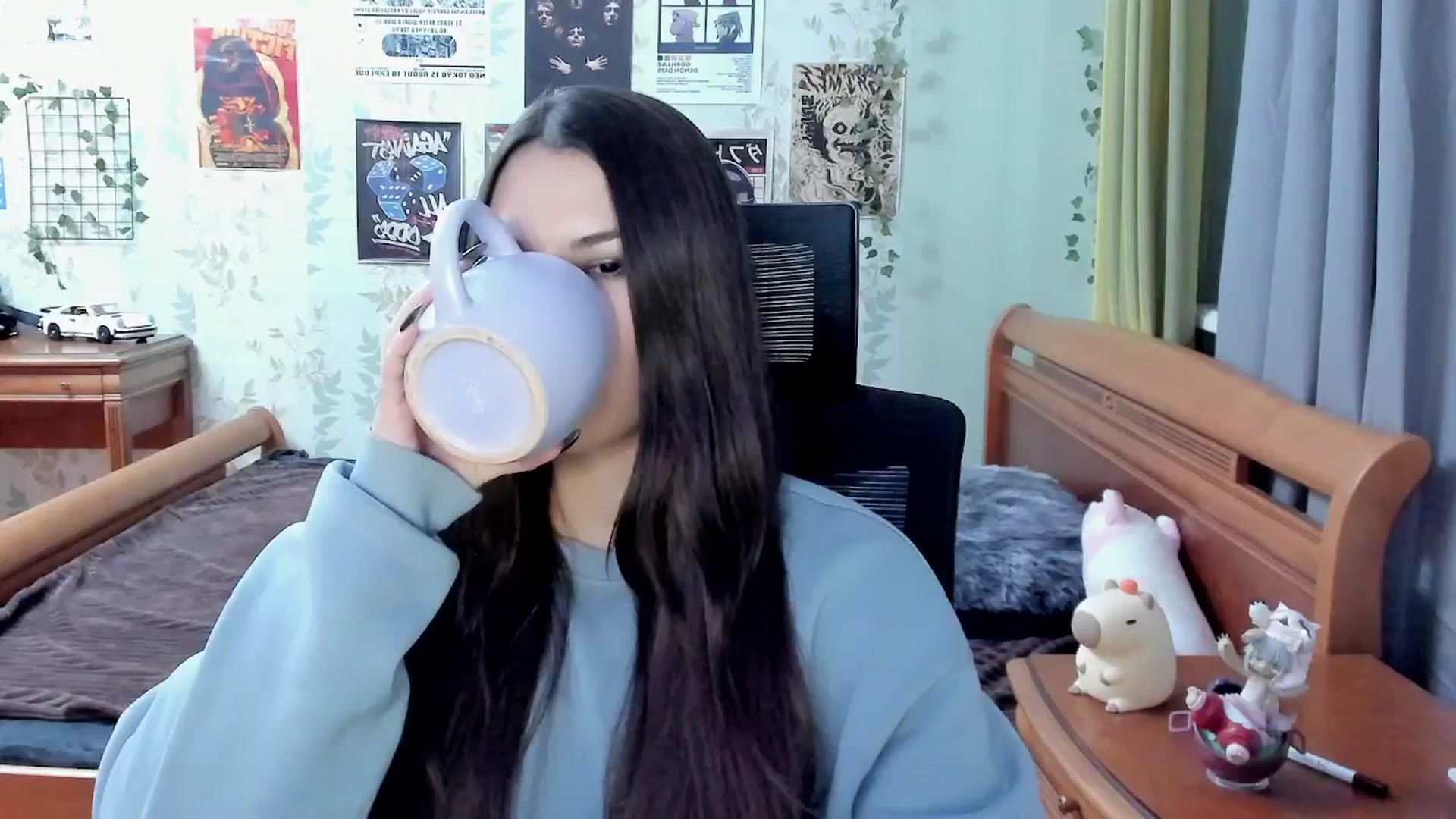 Gallery image thumbnail from AmnesiaGirl1's myfreecams stream on, 10/03/2025, 19:18 image 13 of 20