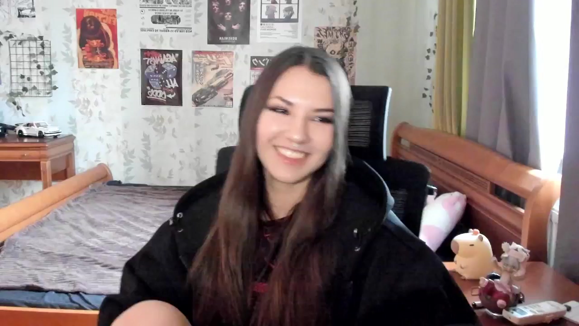 Gallery image thumbnail from AmnesiaGirl1's myfreecams stream on, 10/05/2025, 11:50 image 10 of 20