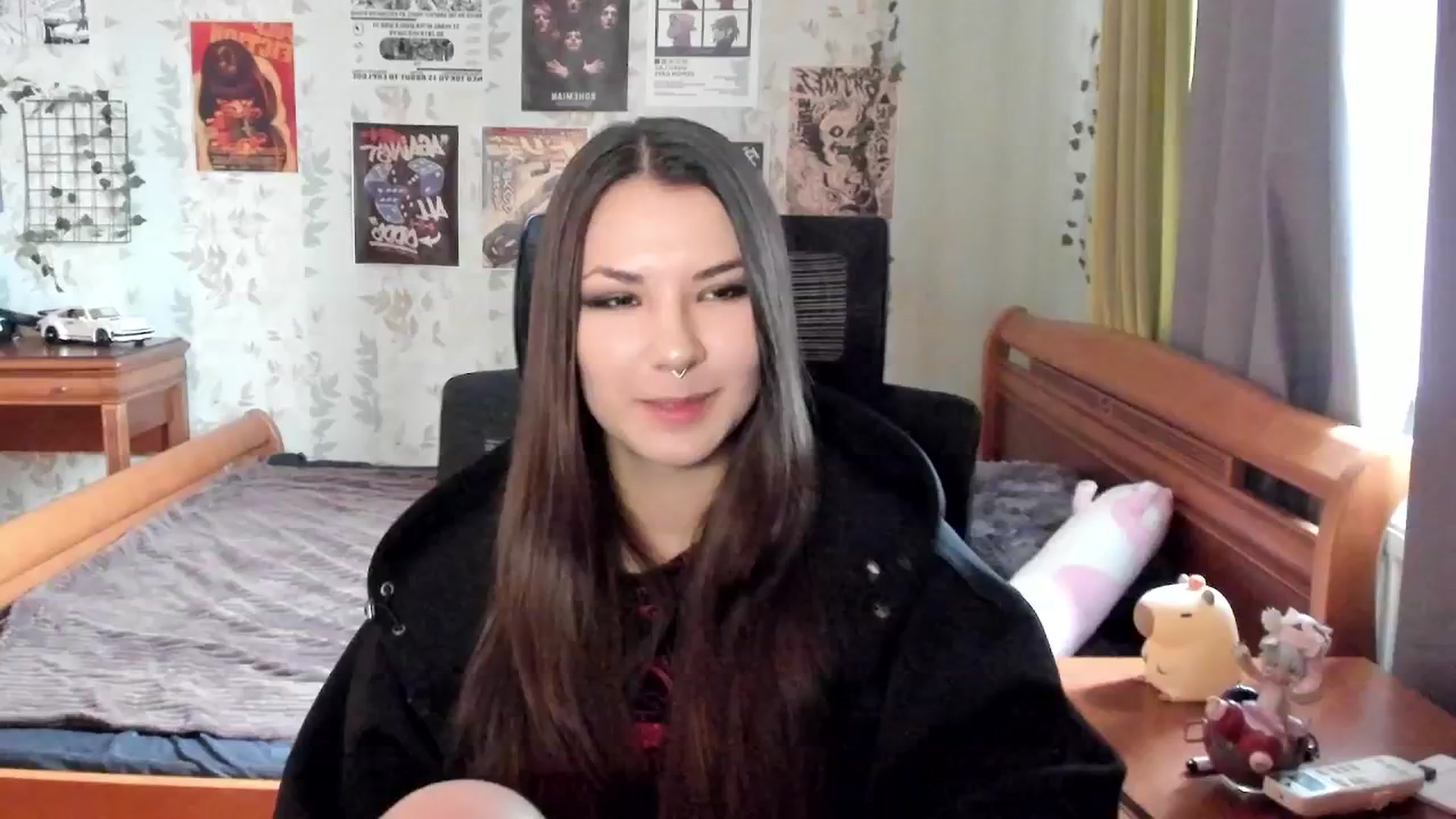 Gallery image thumbnail from AmnesiaGirl1's myfreecams stream on, 10/05/2025, 11:50 image 5 of 20