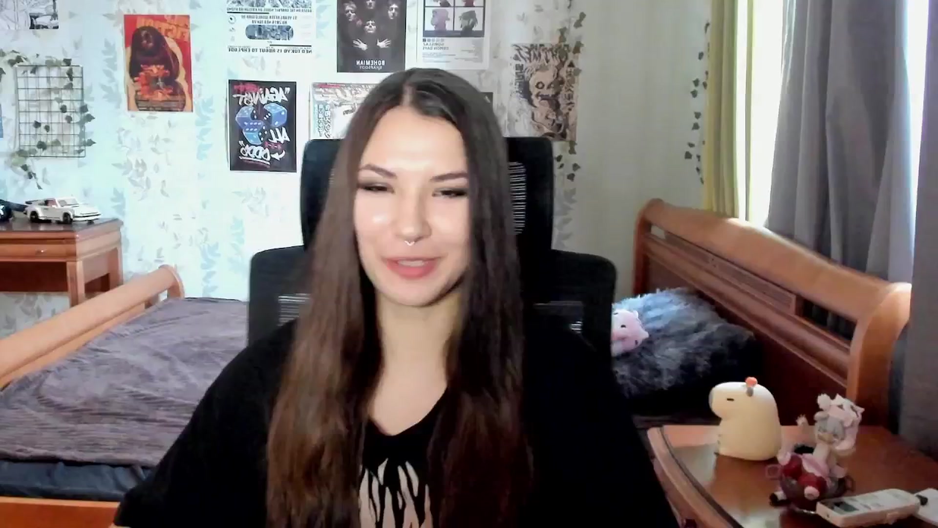Gallery image thumbnail from AmnesiaGirl1's myfreecams stream on, 10/06/2025, 14:05 image 13 of 20