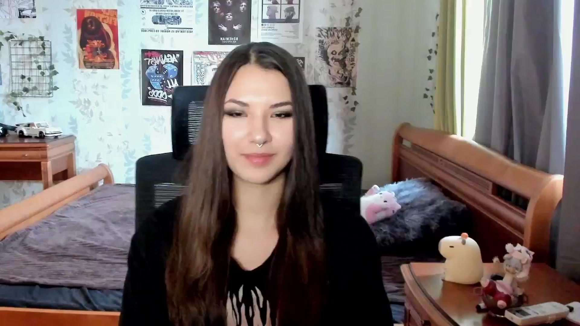 Gallery image thumbnail from AmnesiaGirl1's myfreecams stream on, 10/06/2025, 14:05 image 12 of 20