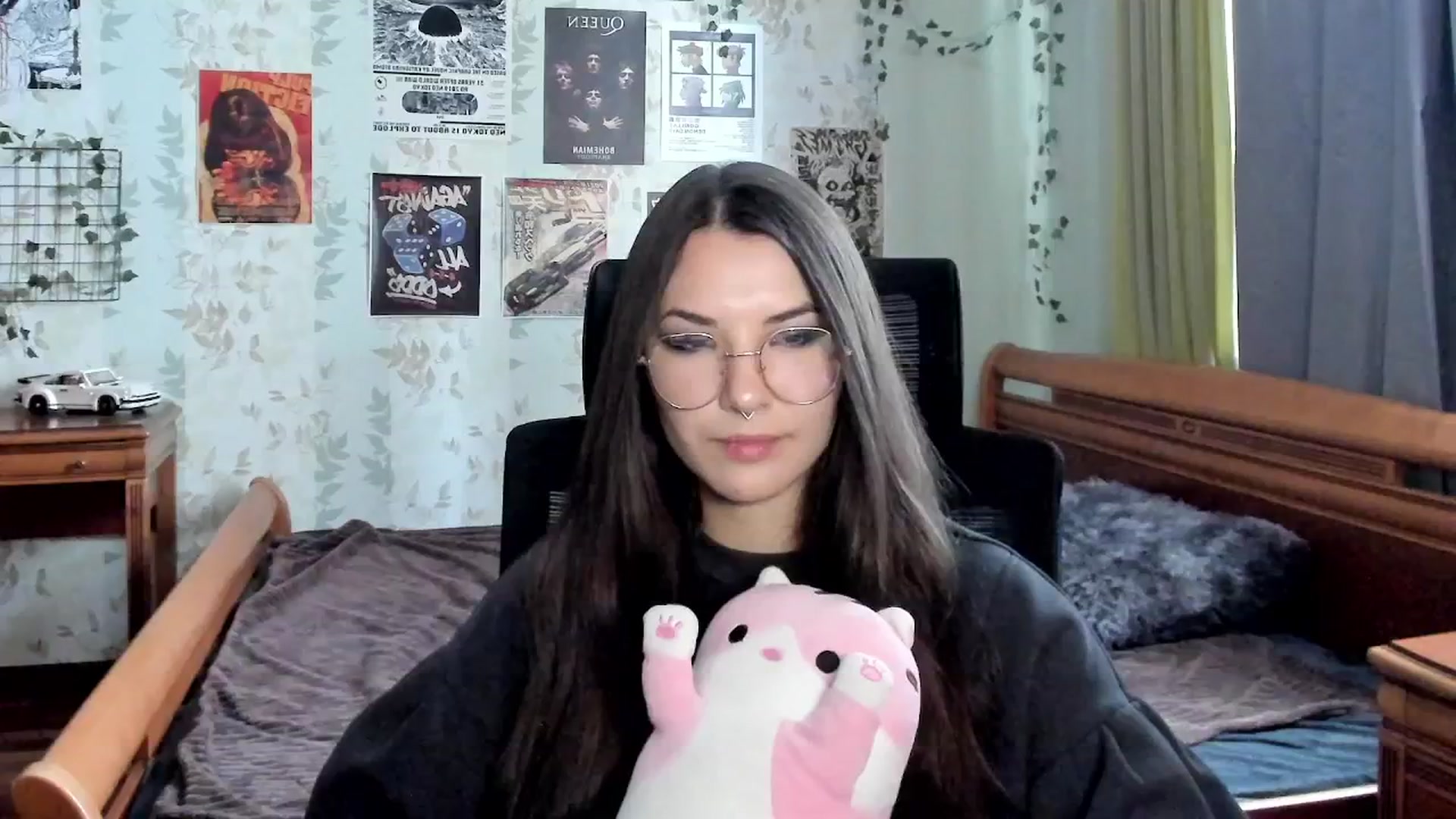 Gallery image thumbnail from AmnesiaGirl1's myfreecams stream on, 10/19/2025, 11:41 image 10 of 20