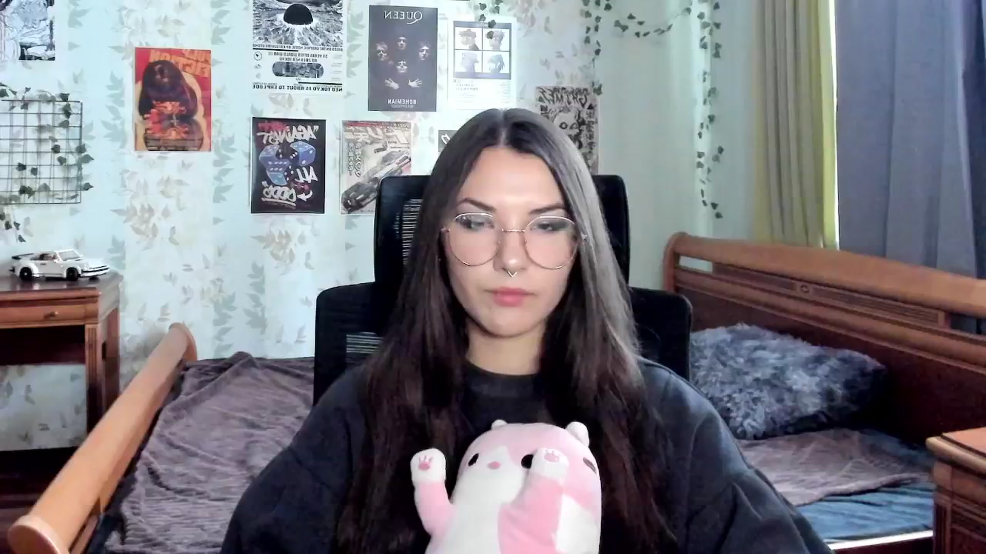 Gallery image thumbnail from AmnesiaGirl1's myfreecams stream on, 10/19/2025, 11:41 image 9 of 20