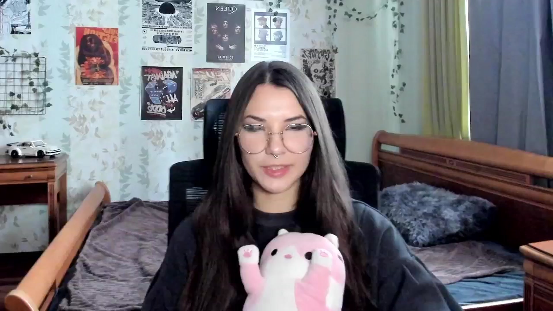 Gallery image thumbnail from AmnesiaGirl1's myfreecams stream on, 10/19/2025, 11:41 image 8 of 20