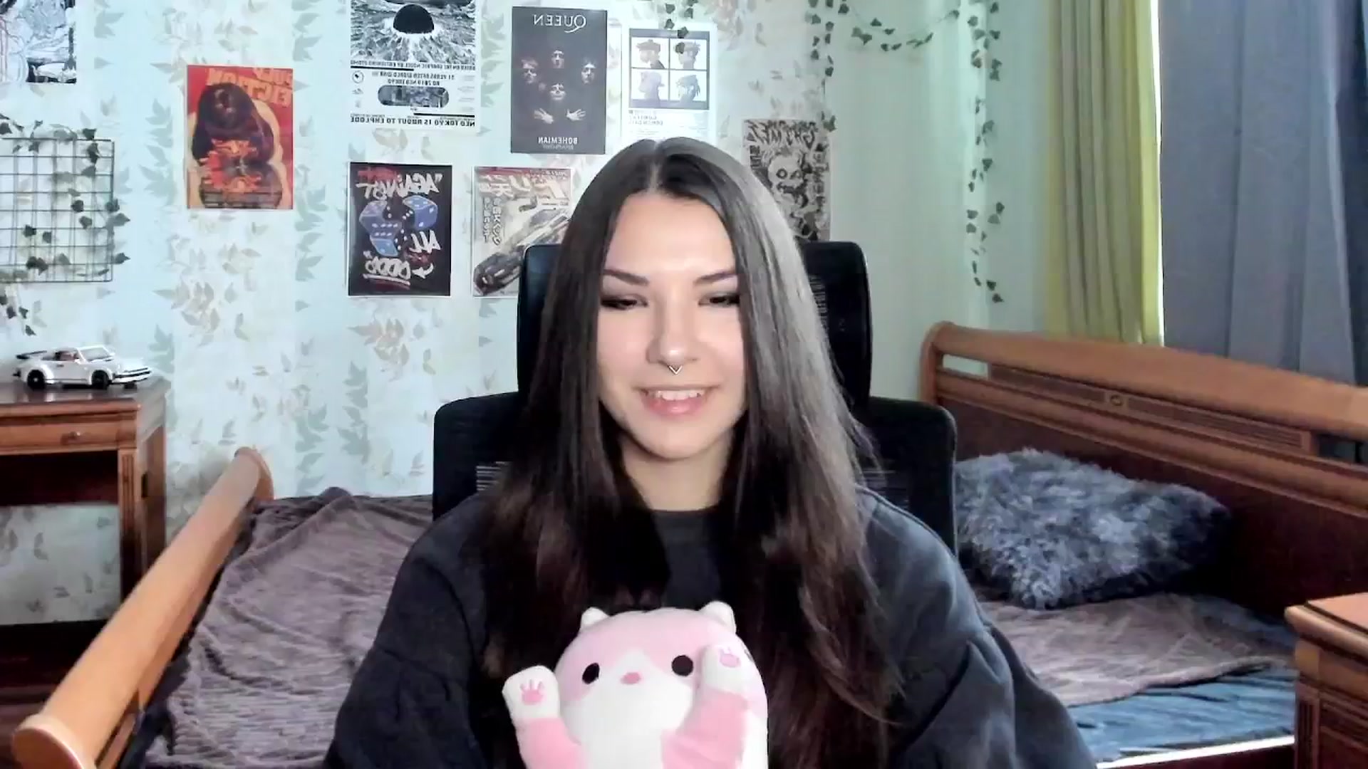 Gallery image thumbnail from AmnesiaGirl1's myfreecams stream on, 10/19/2025, 11:41 image 3 of 20