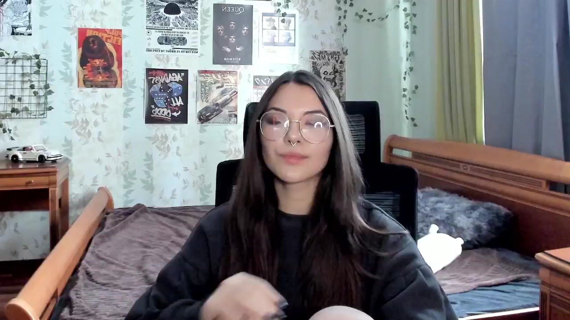 Gallery image thumbnail from AmnesiaGirl1's myfreecams stream on, 10/19/2025, 11:41 image 13 of 20