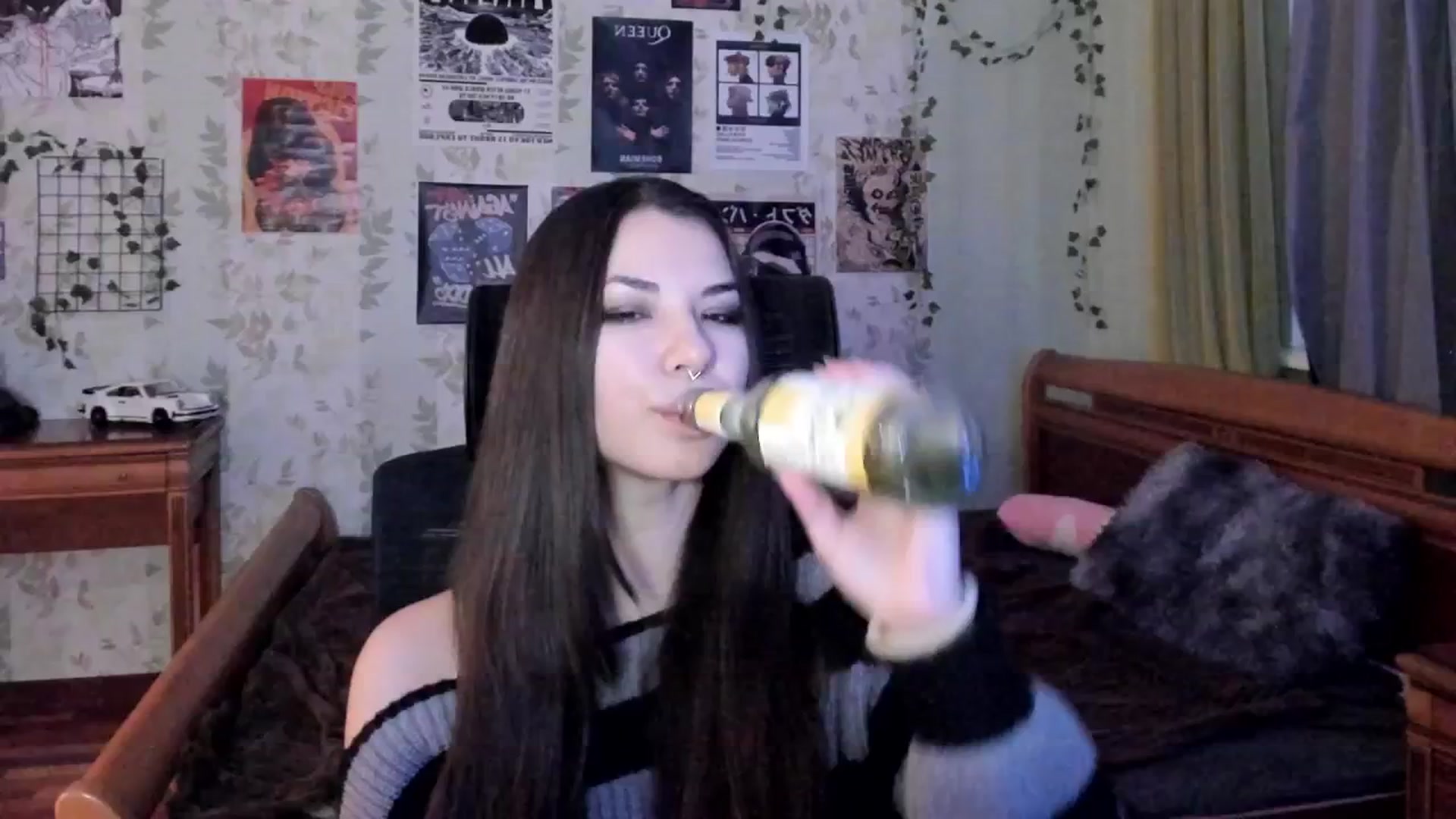 Gallery image thumbnail from AmnesiaGirl1's myfreecams stream on, 10/27/2025, 15:17 image 10 of 20