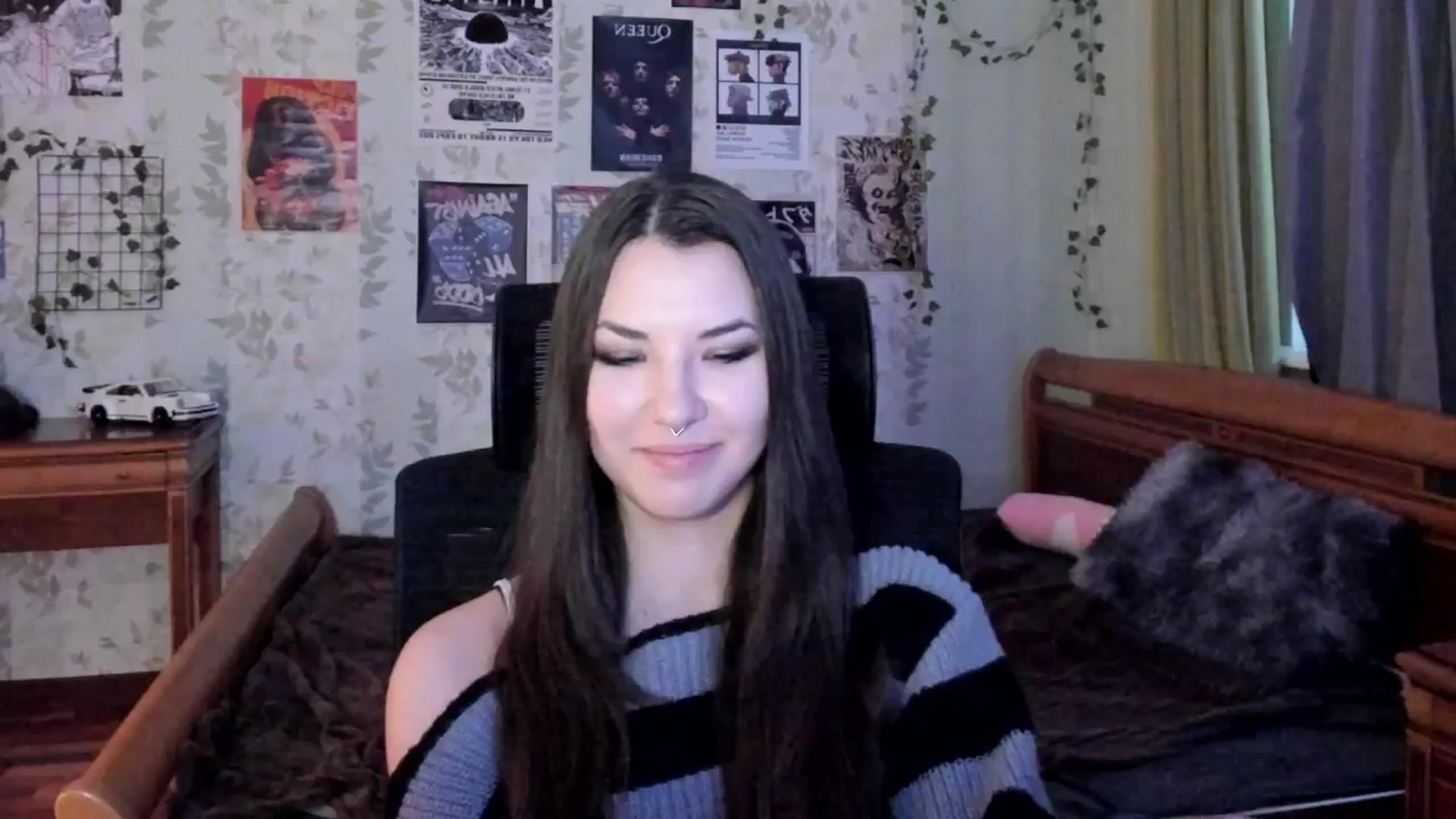 Gallery image thumbnail from AmnesiaGirl1's myfreecams stream on, 10/27/2025, 15:17 image 4 of 20