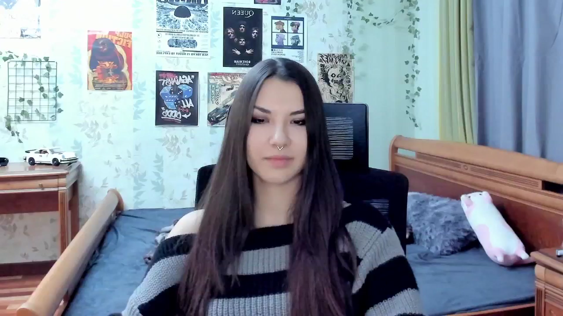 Gallery image thumbnail from AmnesiaGirl1's myfreecams stream on, 10/30/2025, 19:01 image 3 of 20