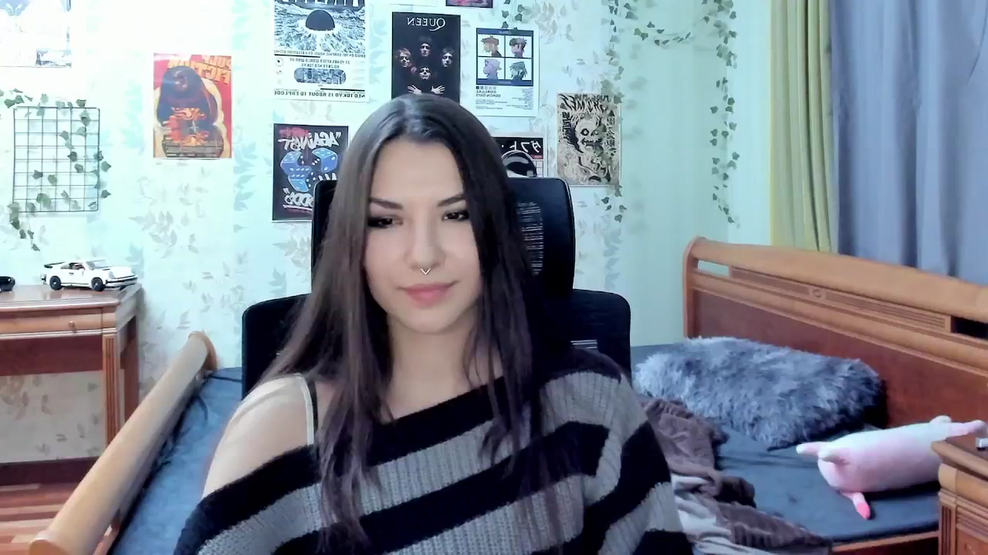 Gallery image thumbnail from AmnesiaGirl1's myfreecams stream on, 10/30/2025, 19:01 image 15 of 20