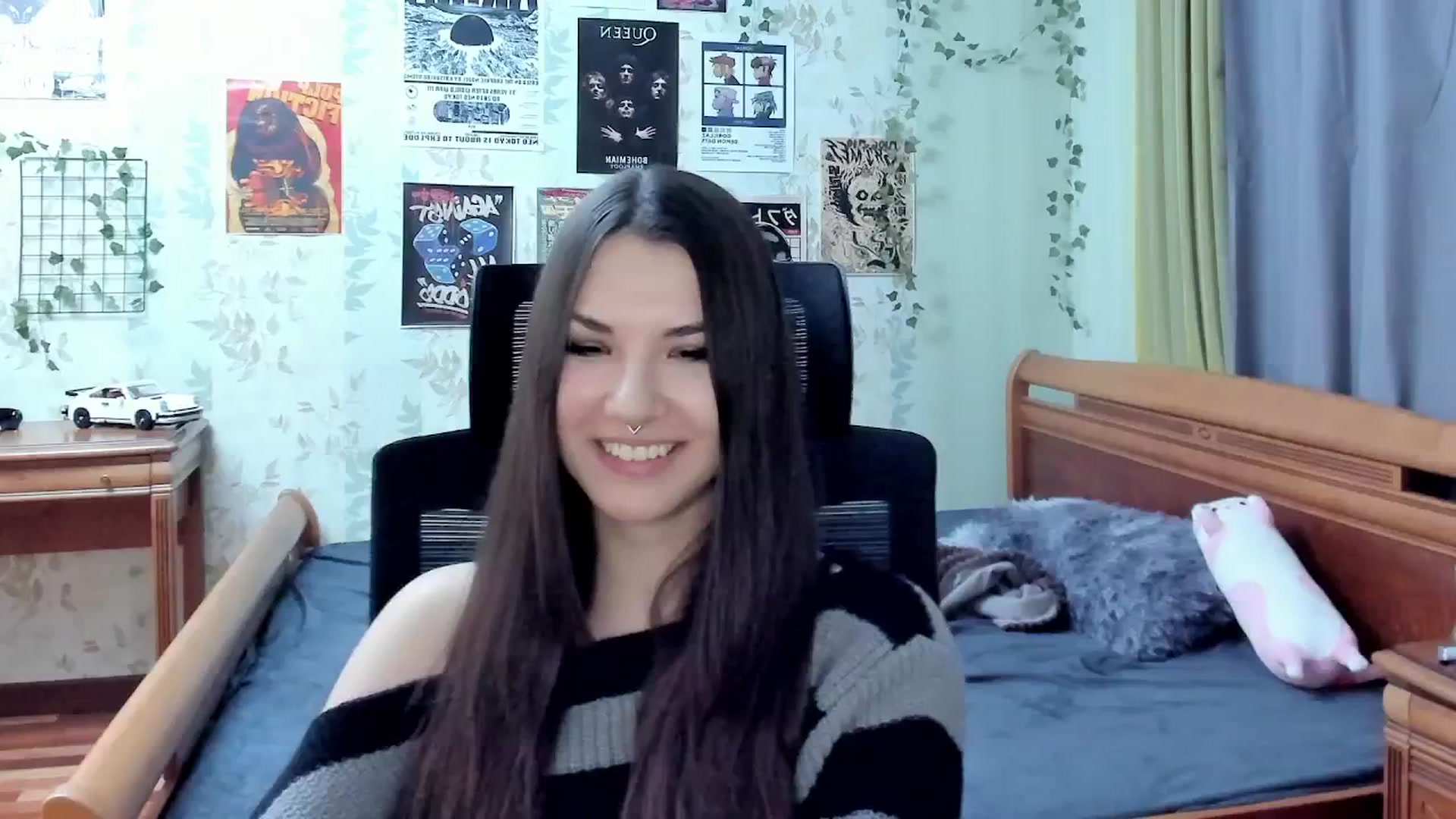 Gallery image thumbnail from AmnesiaGirl1's myfreecams stream on, 10/30/2025, 19:01 image 14 of 20