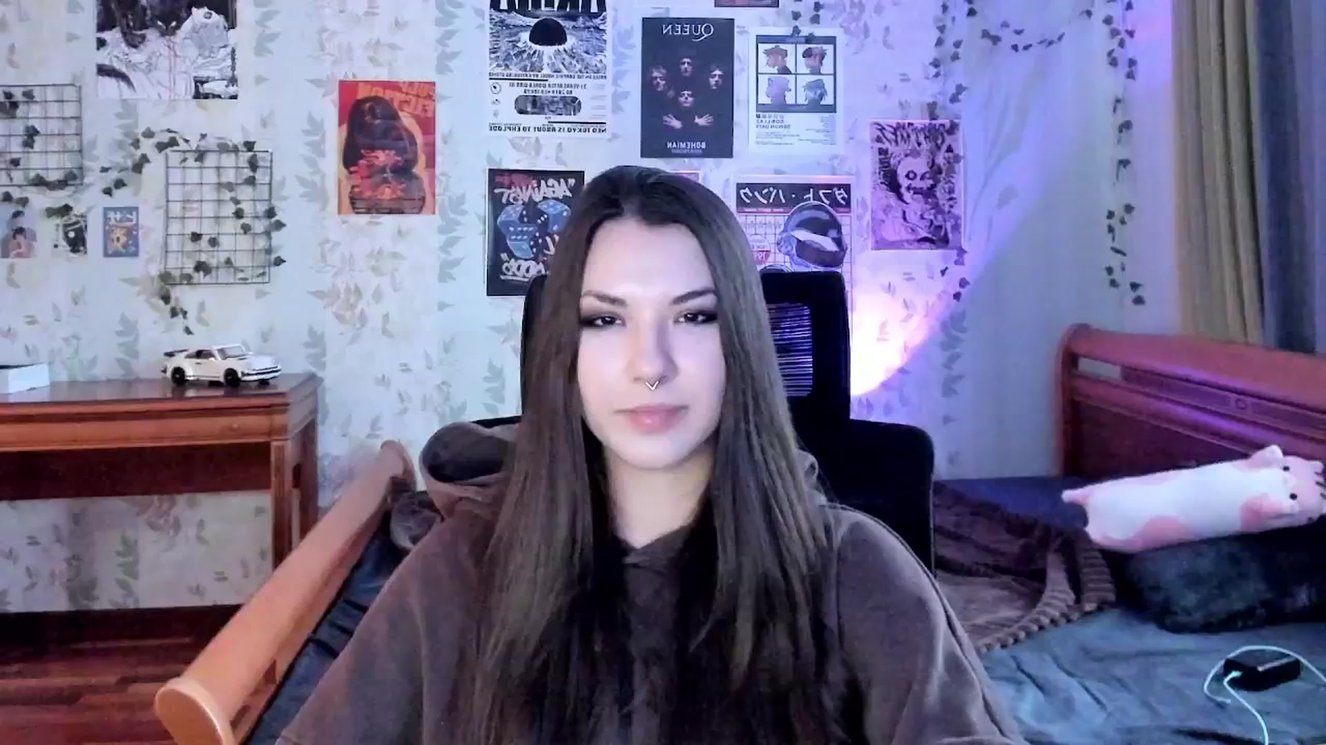 Gallery image thumbnail from AmnesiaGirl1's myfreecams stream on, 11/17/2025, 12:33 image 5 of 20