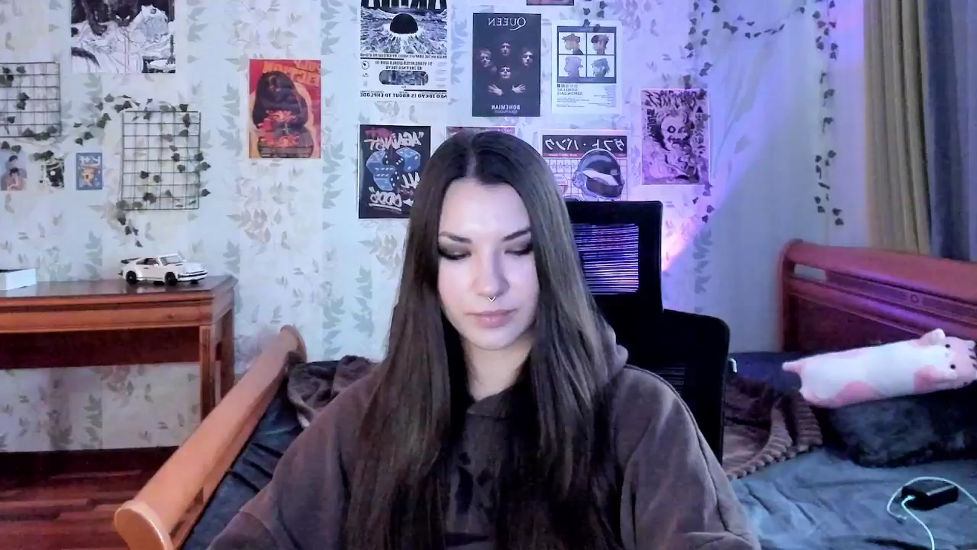 Gallery image thumbnail from AmnesiaGirl1's myfreecams stream on, 11/17/2025, 12:33 image 17 of 20