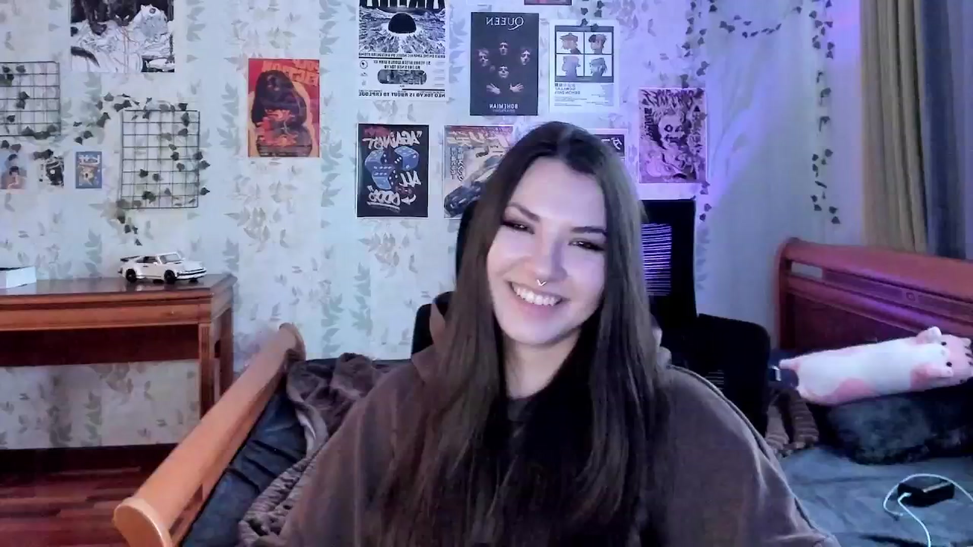 Gallery image thumbnail from AmnesiaGirl1's myfreecams stream on, 11/17/2025, 12:33 image 10 of 20