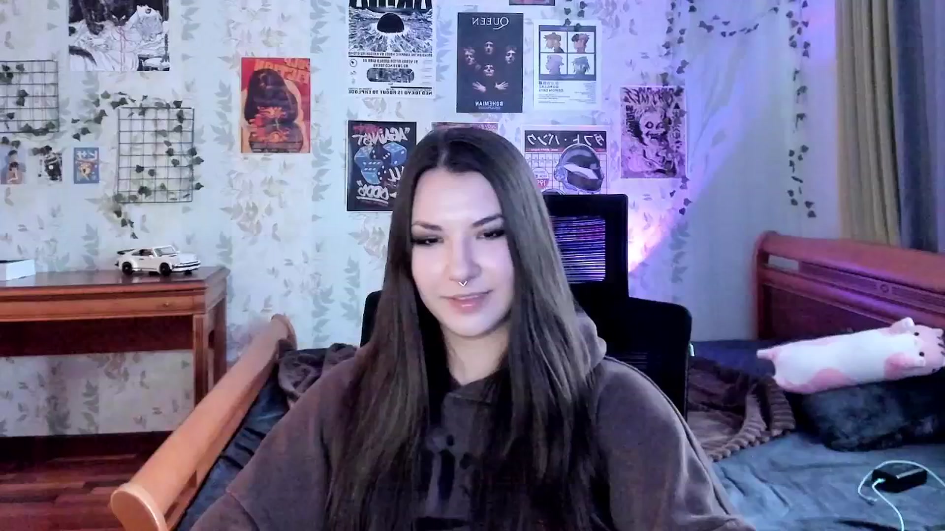 Gallery image thumbnail from AmnesiaGirl1's myfreecams stream on, 11/17/2025, 12:33 image 15 of 20