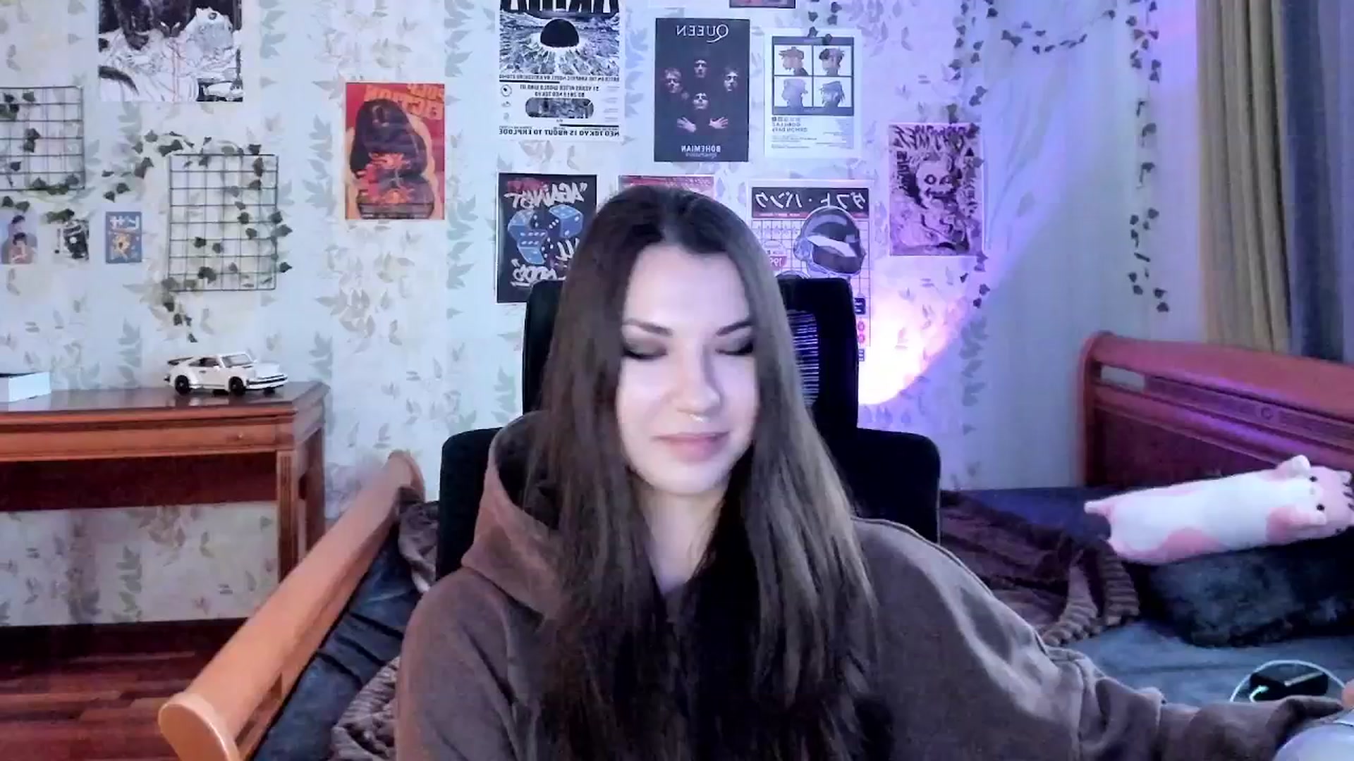 Gallery image thumbnail from AmnesiaGirl1's myfreecams stream on, 11/17/2025, 12:33 image 8 of 20
