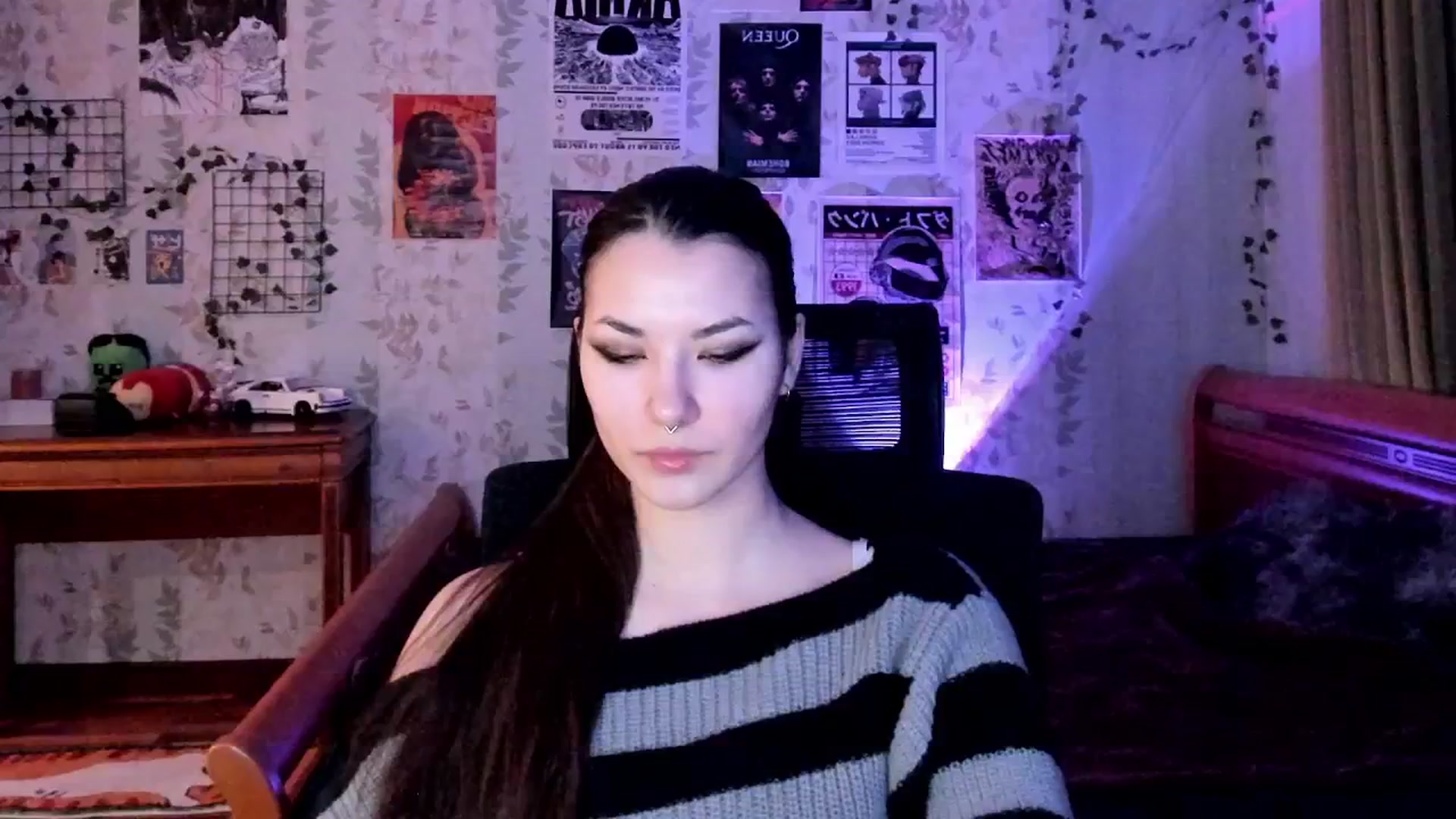 Gallery image thumbnail from AmnesiaGirl1's myfreecams stream on, 12/19/2025, 20:22 image 4 of 20