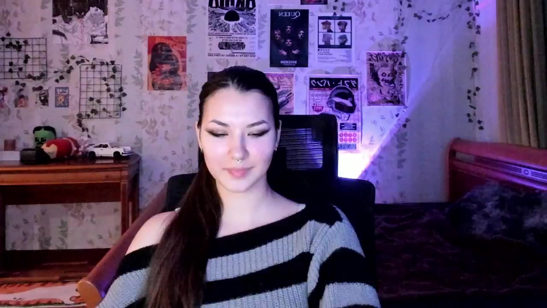 Gallery image thumbnail from AmnesiaGirl1's myfreecams stream on, 12/19/2025, 20:22 image 15 of 20