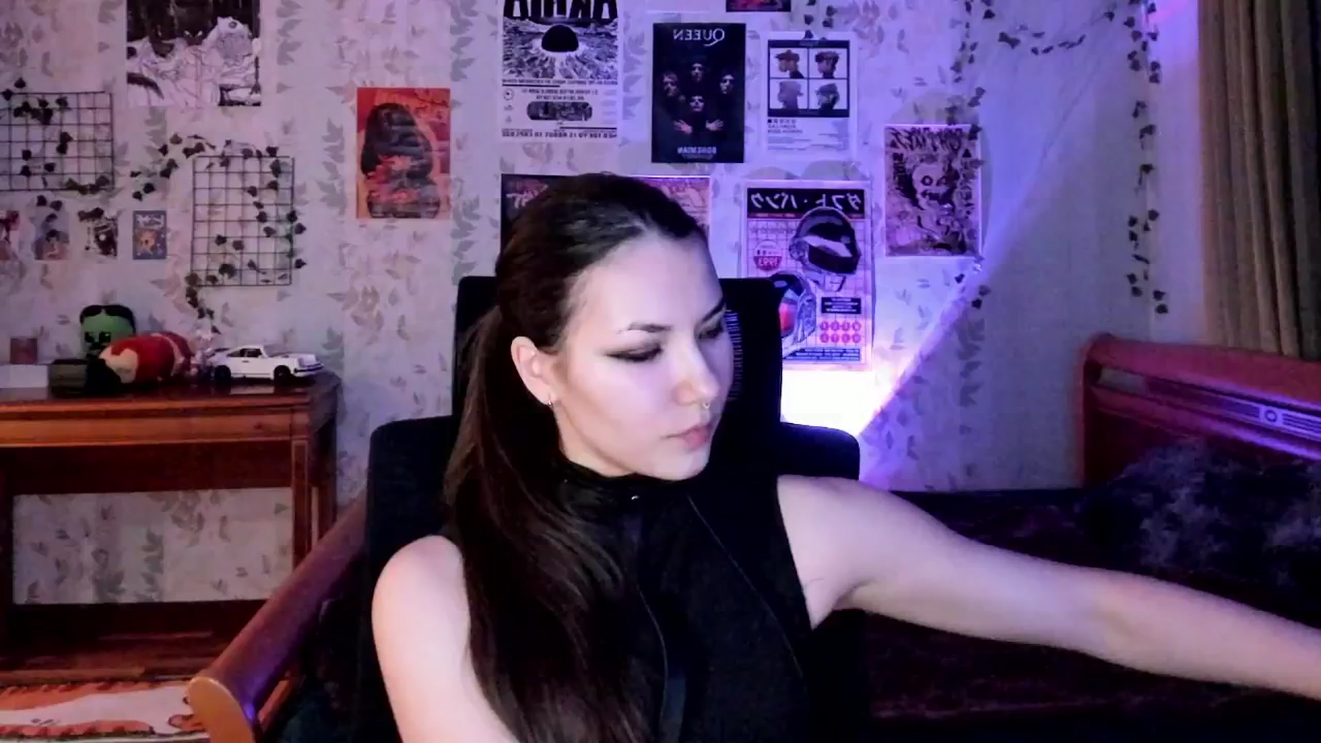 Gallery image thumbnail from AmnesiaGirl1's myfreecams stream on, 12/19/2025, 20:22 image 19 of 20