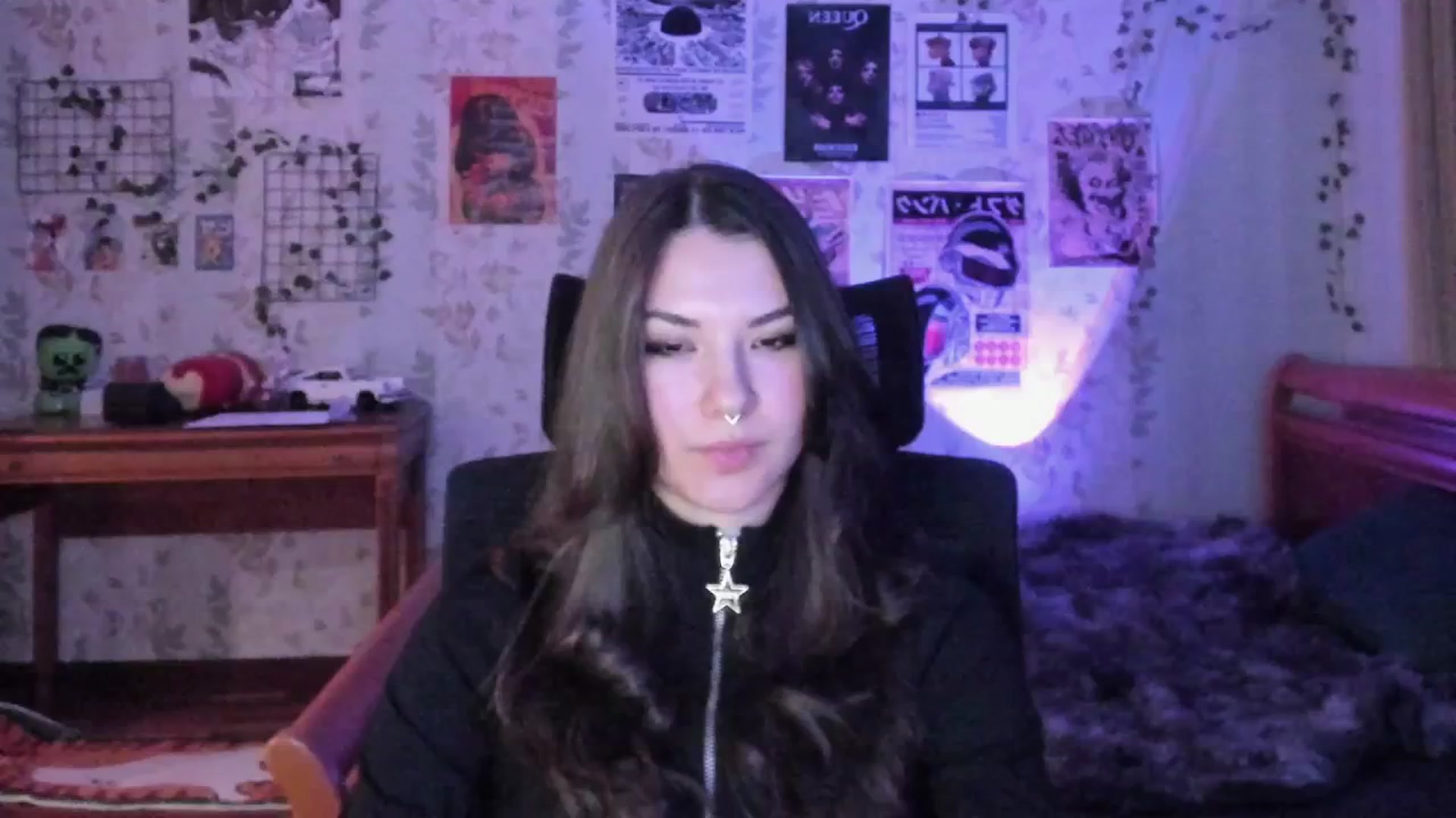 Gallery image thumbnail from AmnesiaGirl1's myfreecams stream on, 01/05/2026, 18:59 image 14 of 20