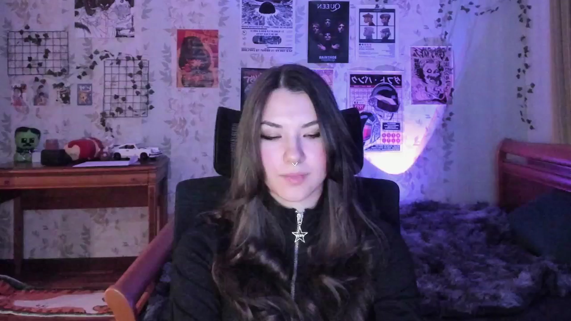 Gallery image thumbnail from AmnesiaGirl1's myfreecams stream on, 01/05/2026, 18:59 image 1 of 20