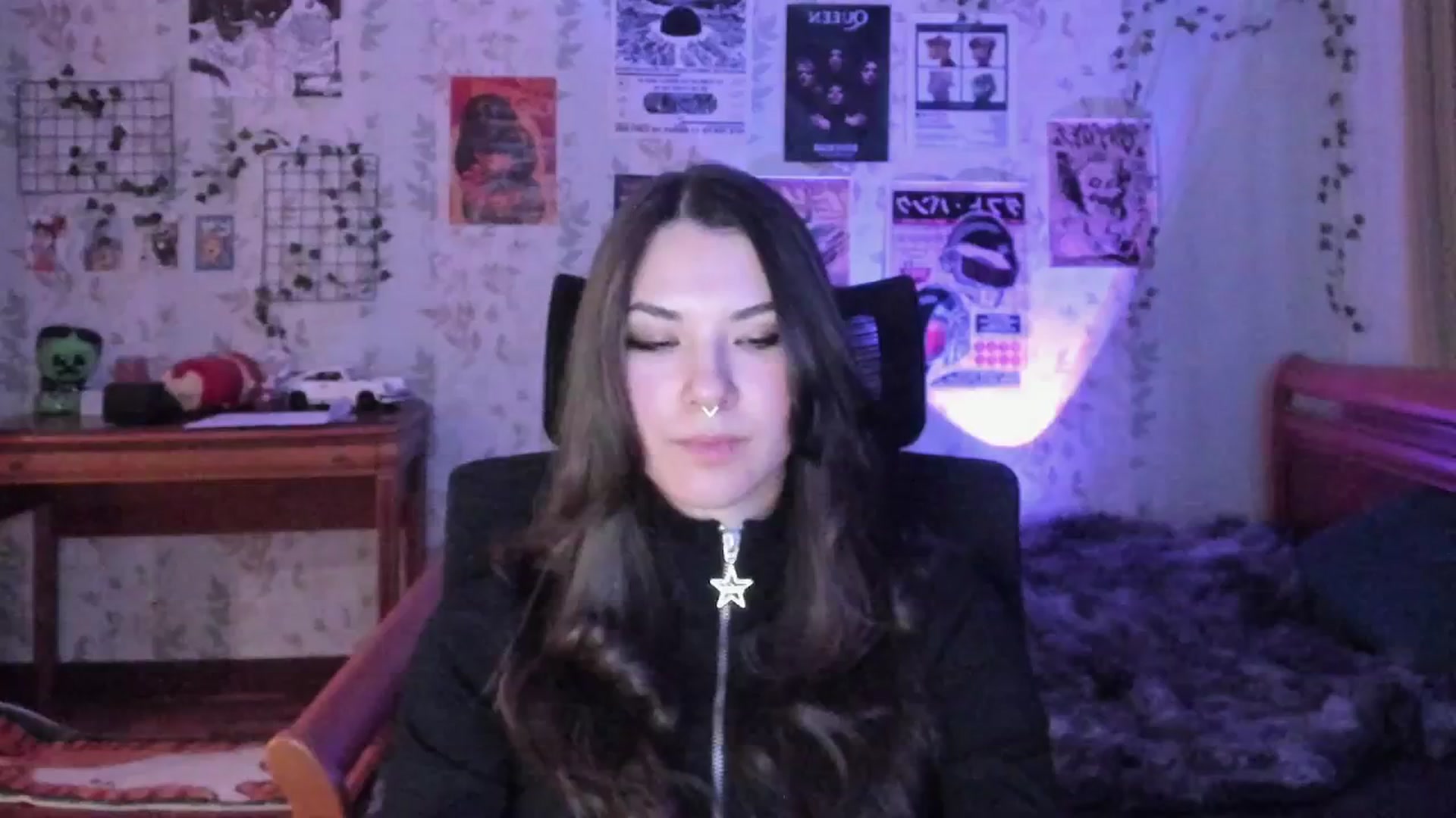 Gallery image thumbnail from AmnesiaGirl1's myfreecams stream on, 01/05/2026, 18:59 image 15 of 20