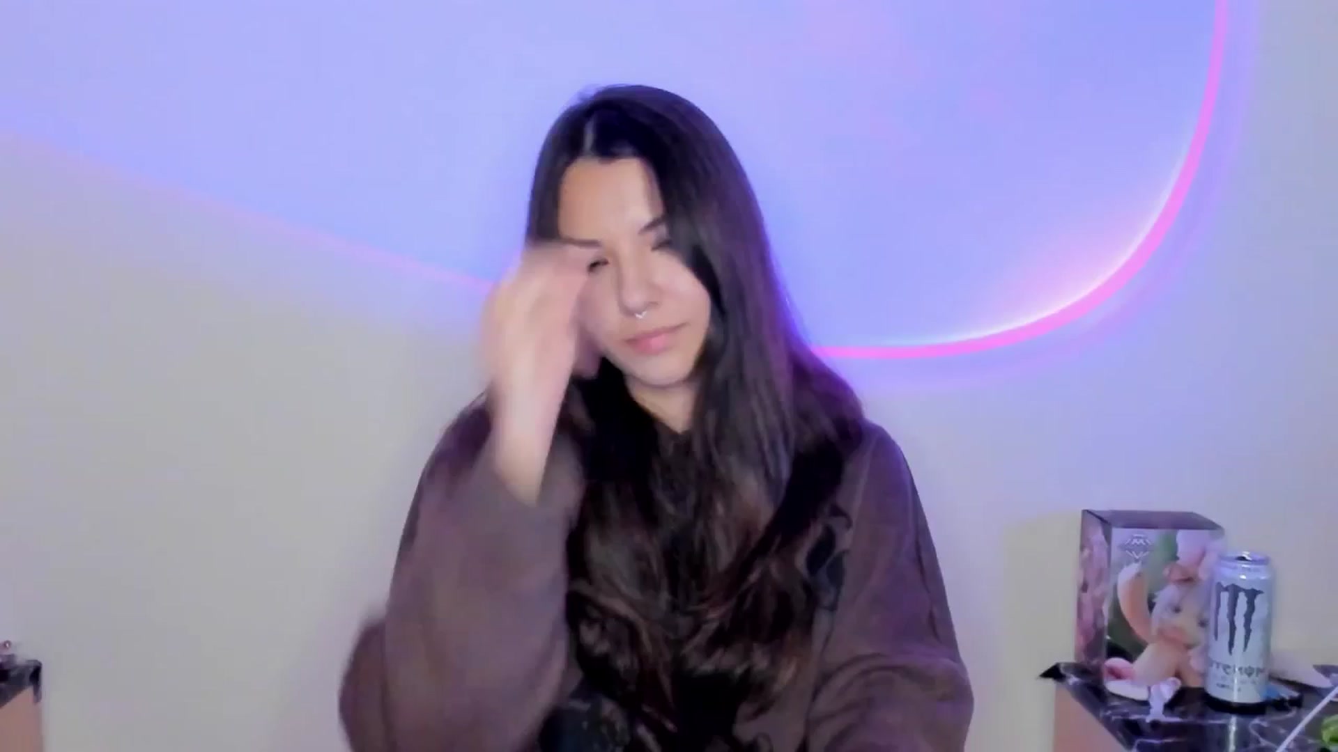 Gallery image thumbnail from AmnesiaGirl1's myfreecams stream on, 04/10/2026, 17:49 image 2 of 20