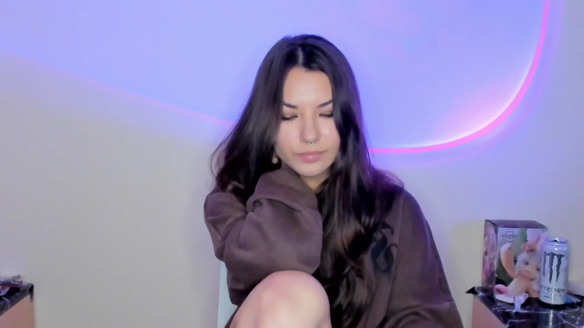 Gallery image thumbnail from AmnesiaGirl1's myfreecams stream on, 04/10/2026, 18:14 image 17 of 20