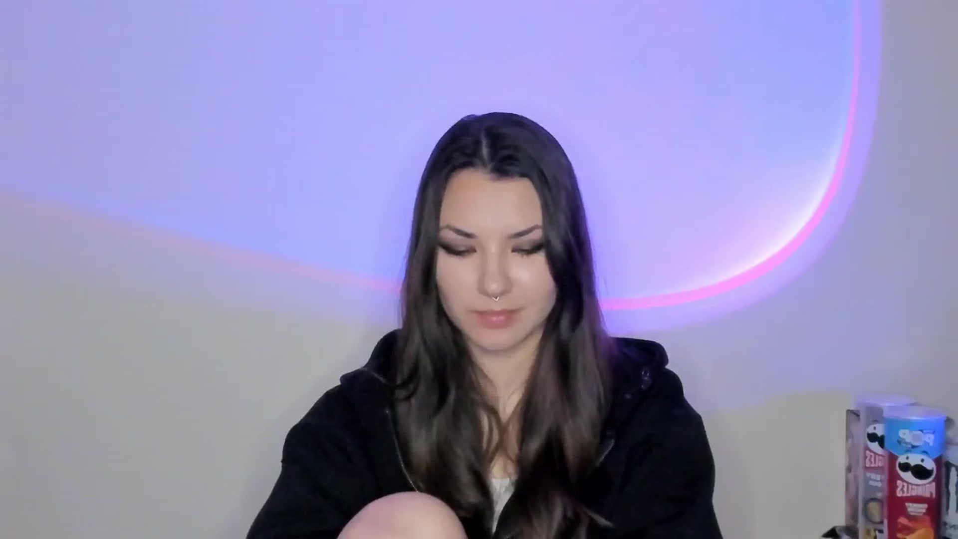 Gallery image thumbnail from AmnesiaGirl1's myfreecams stream on, 04/22/2026, 22:34 image 4 of 20